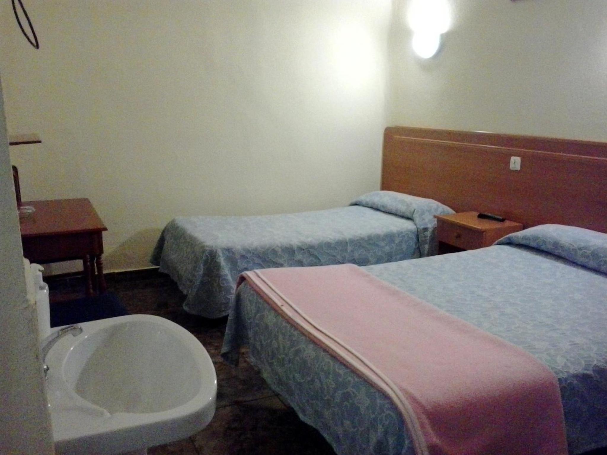 Triple Room With Shared Bathroom photo 2
