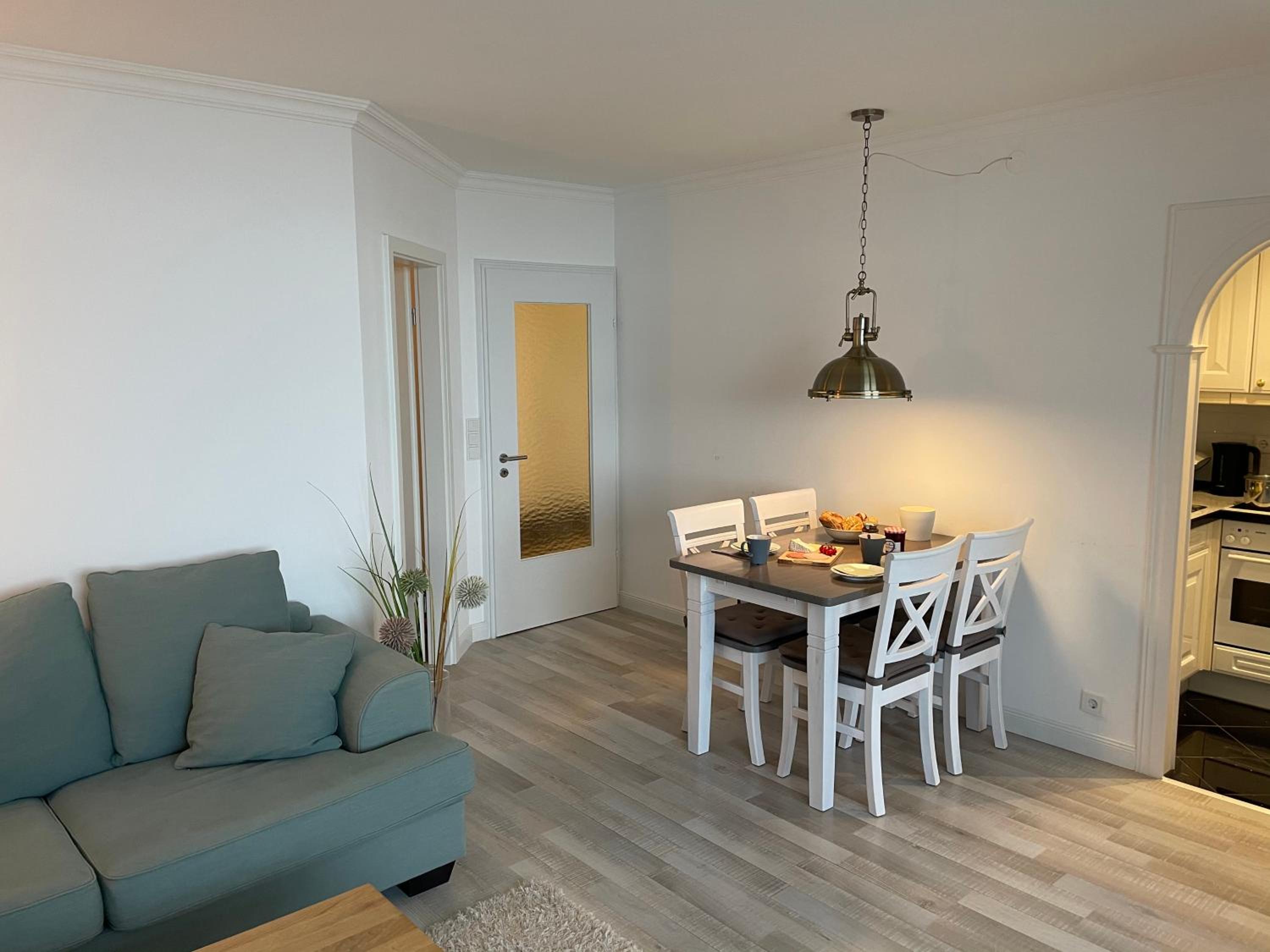 Apartment with Sea View - Photo 12