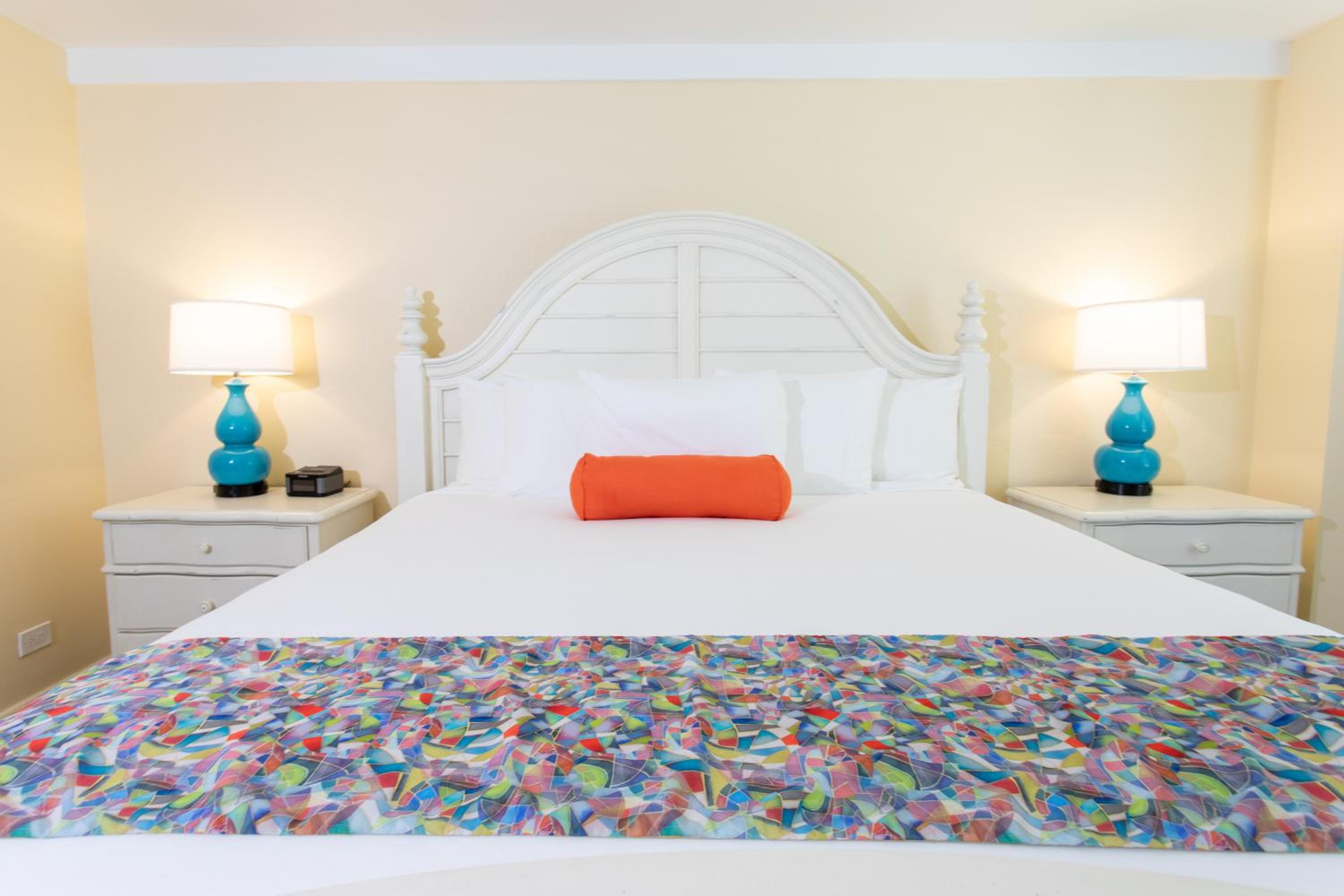 Bed & Sleeping Area