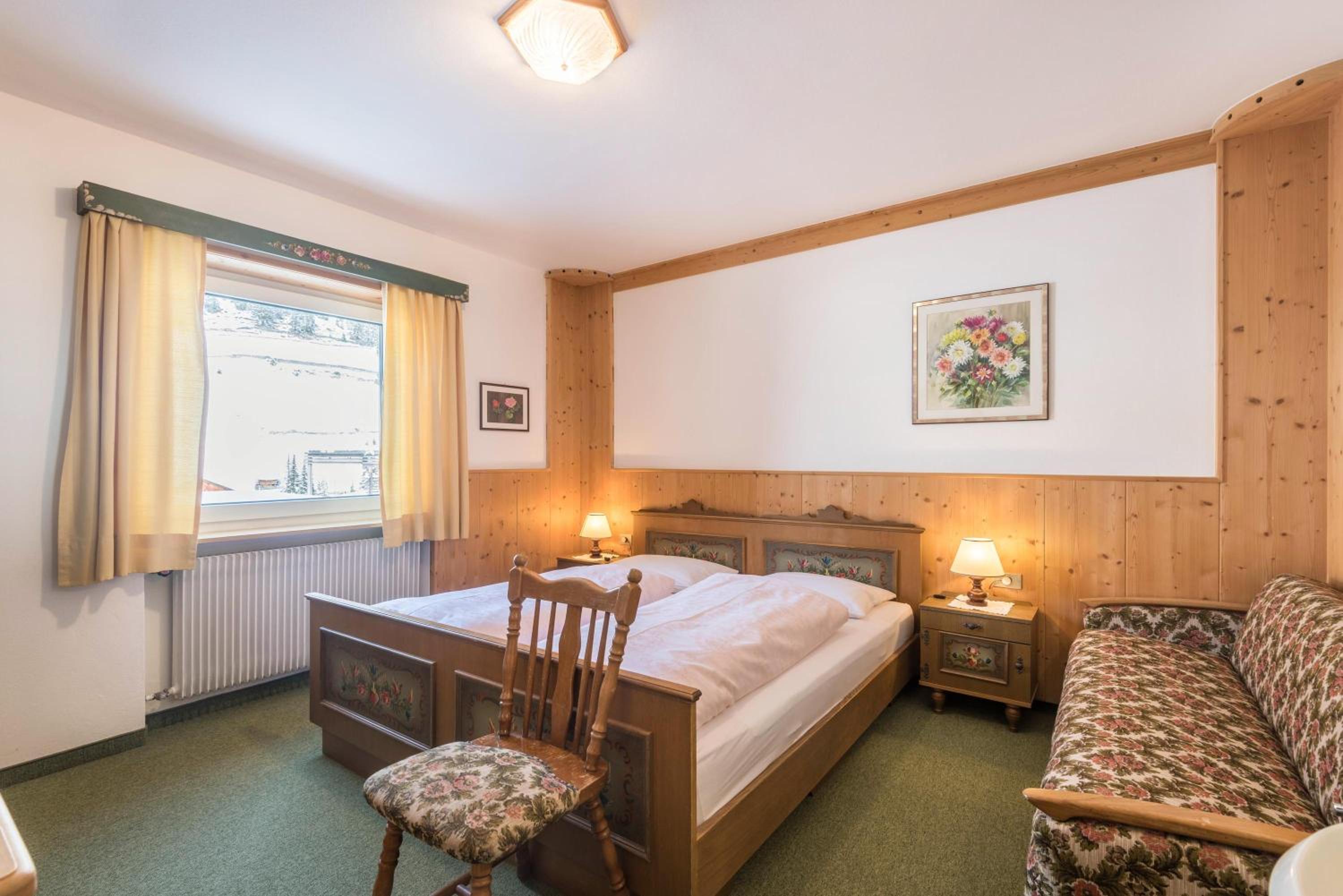 One-Bedroom Apartment with Garden View