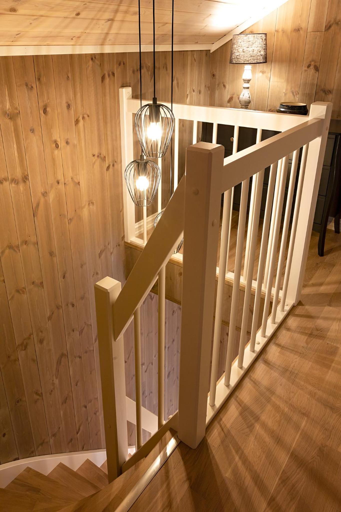 Five-Bedroom House - Photo 16
