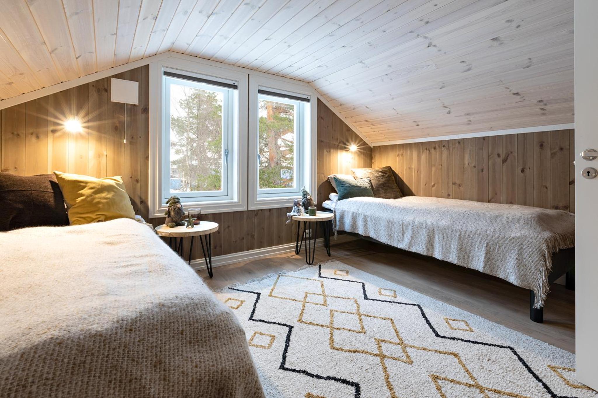 Five-Bedroom House - Photo 19