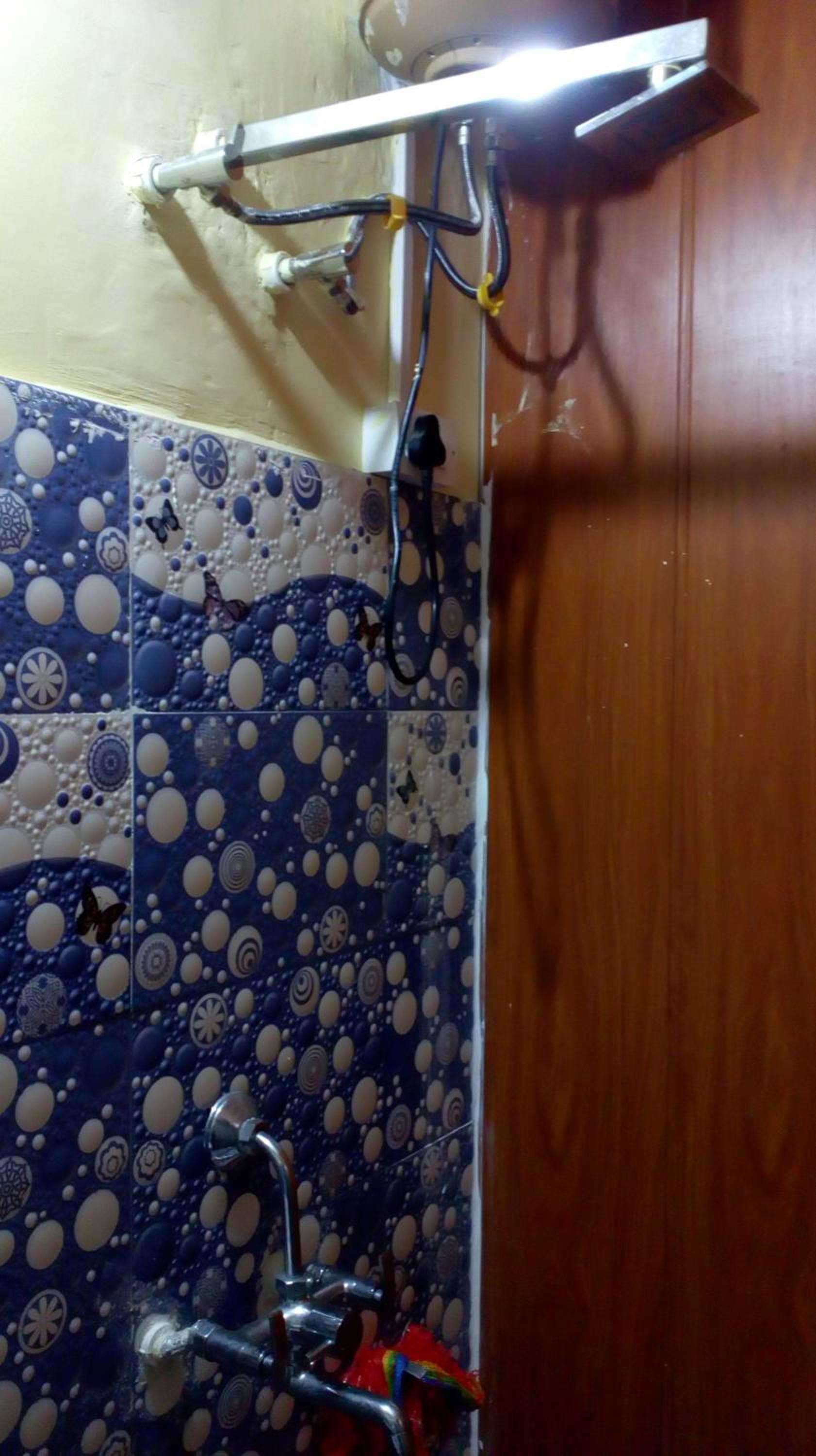 Budget Double Room - Photo 9
