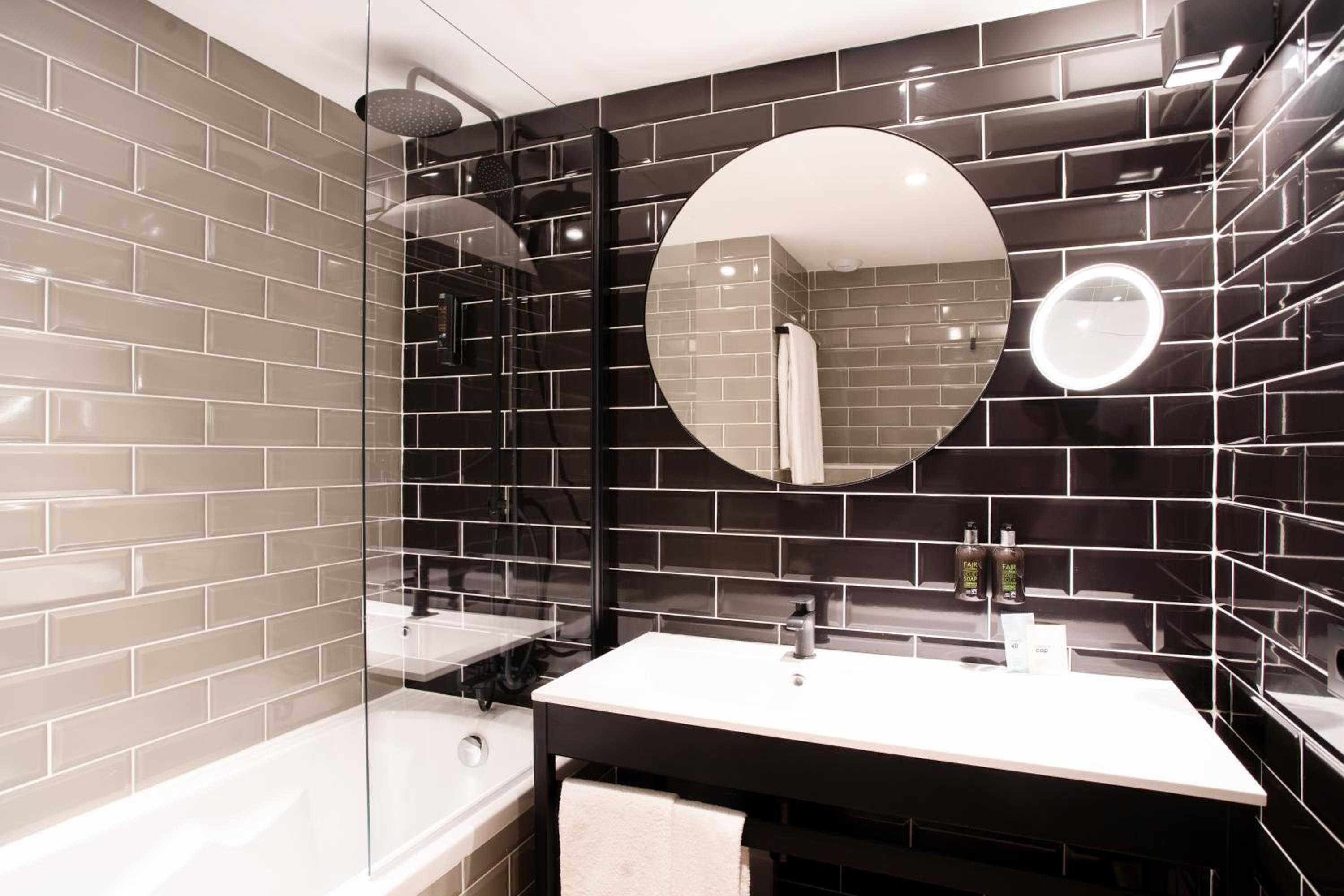 Twin Room - Photo 2
