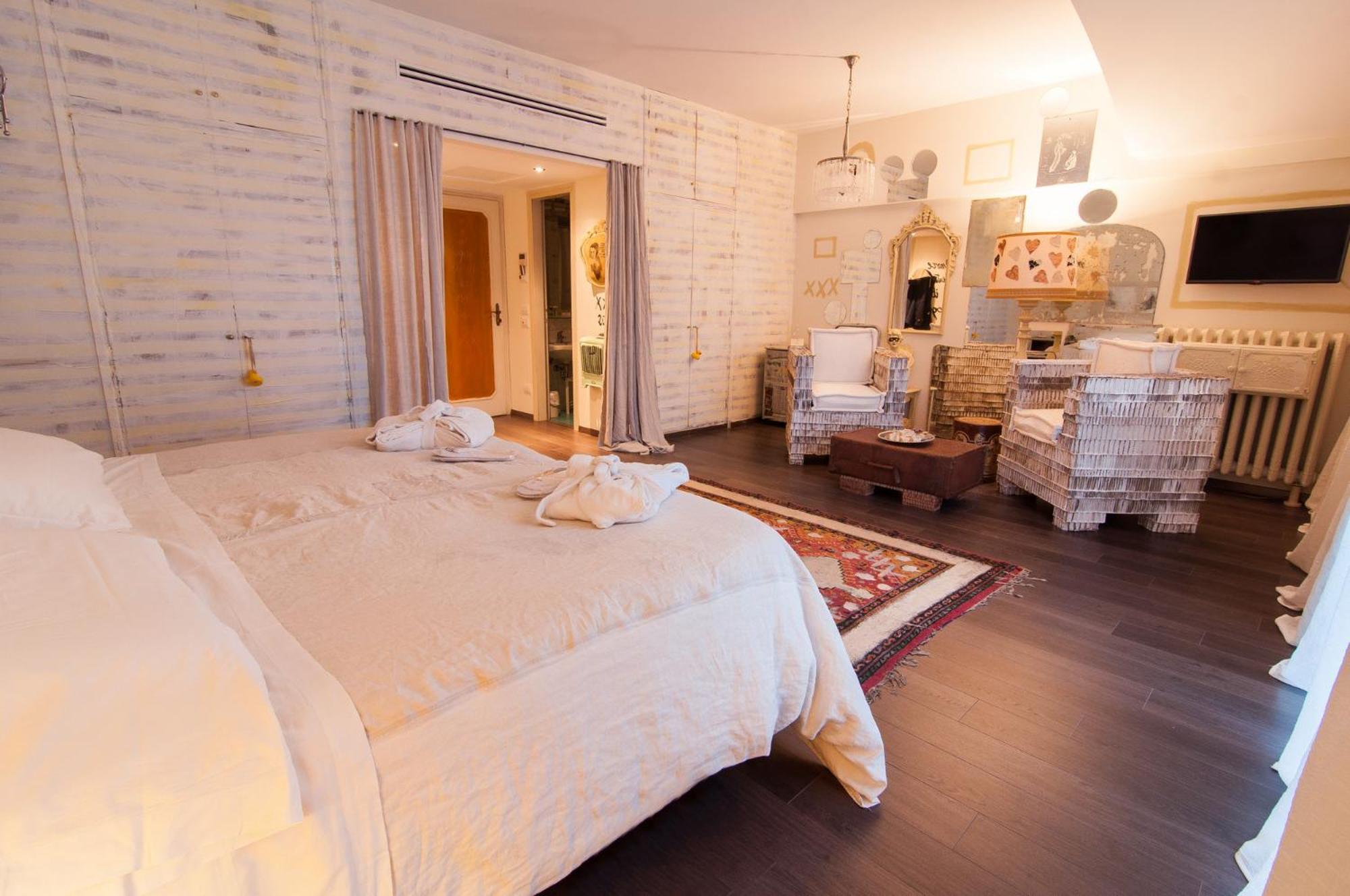 Creative Double Room