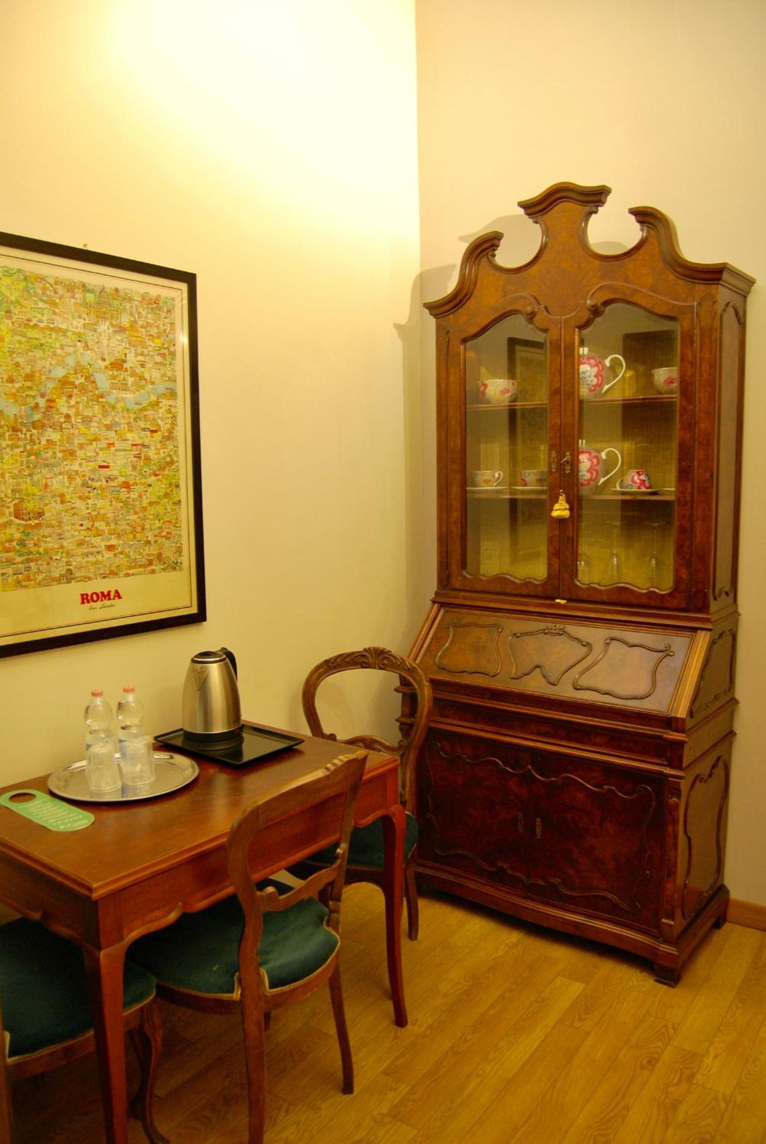 Superior King Suite photo 2
