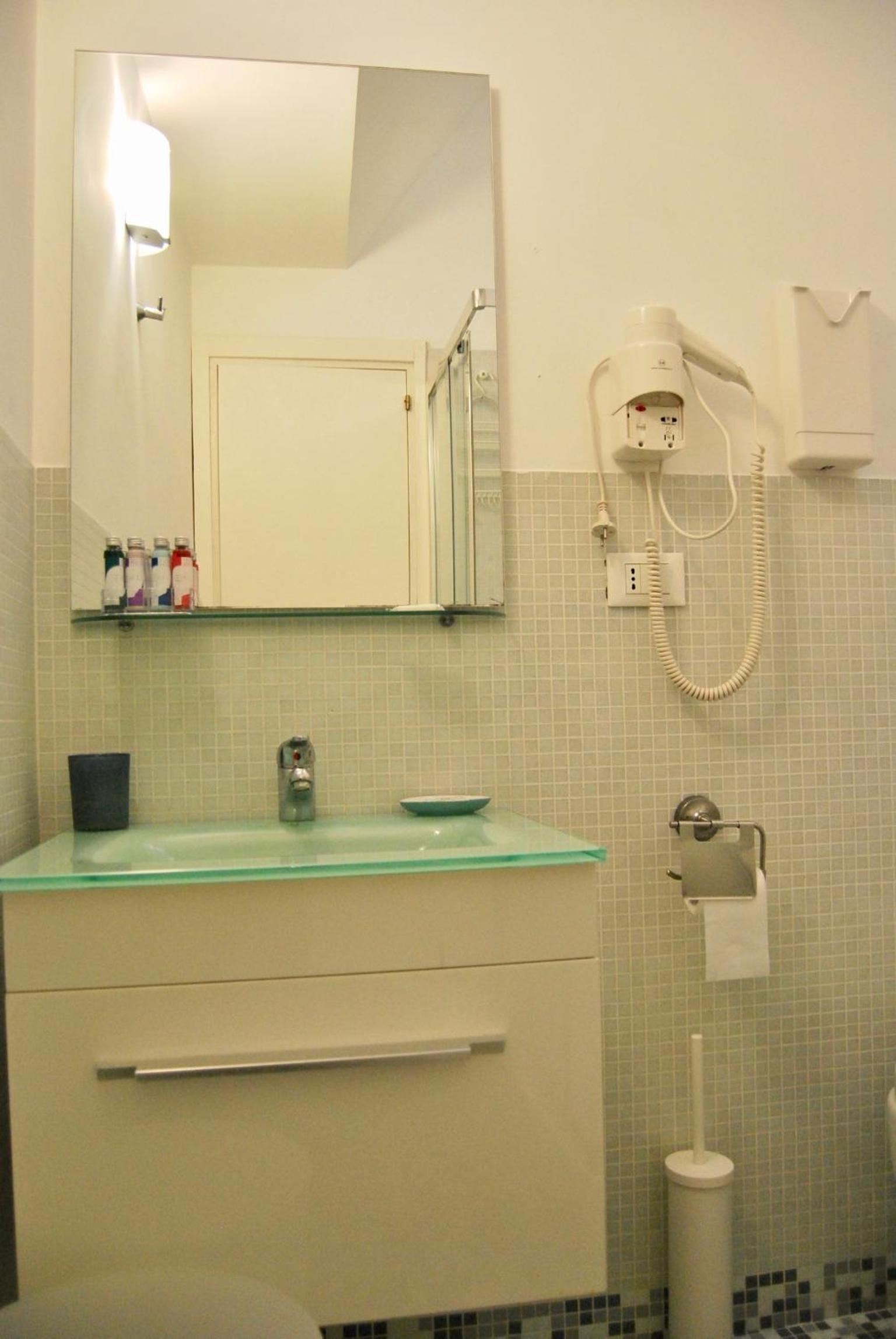Deluxe Queen Room photo 2