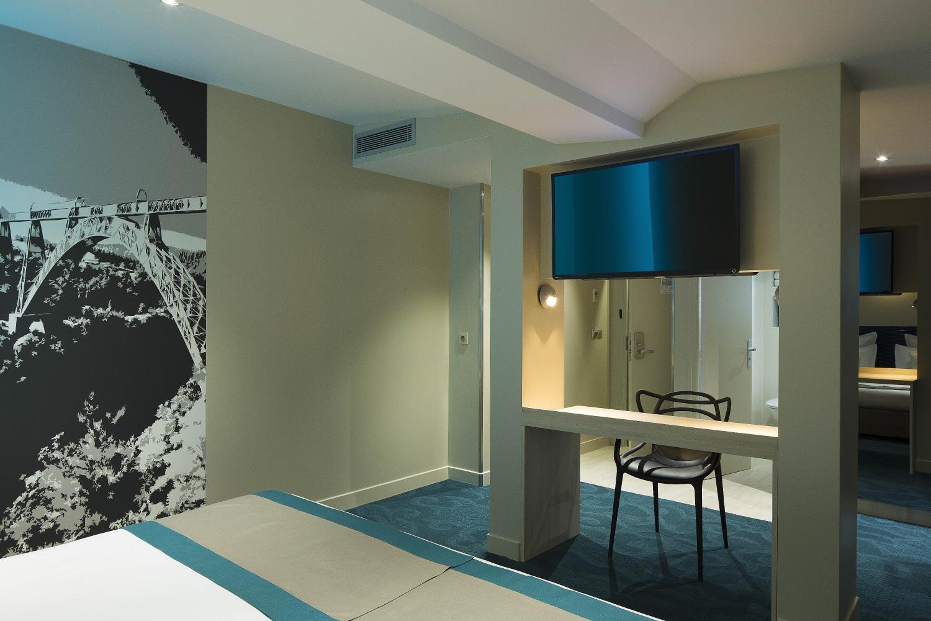 Superior Double or Twin Room photo 3