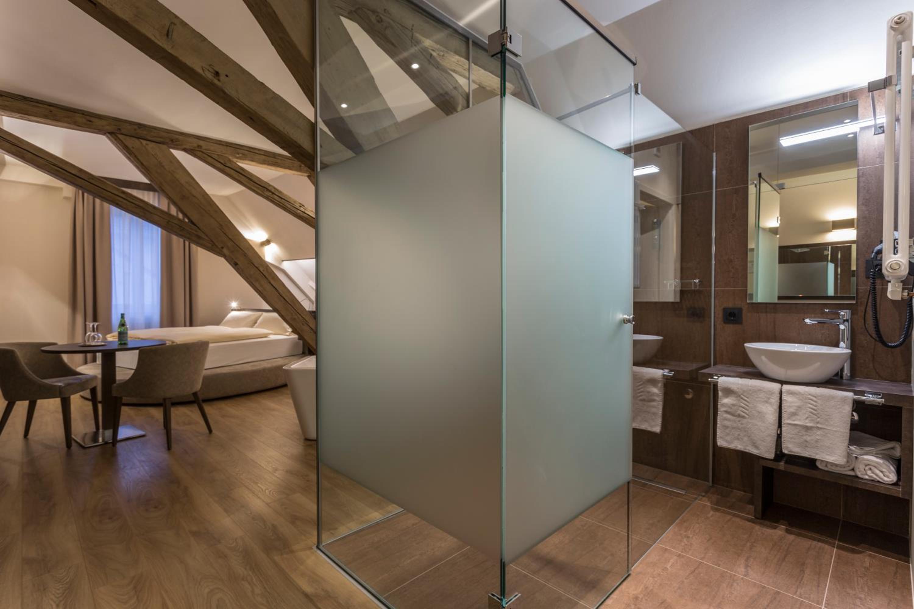 Deluxe Suite - Photo 2