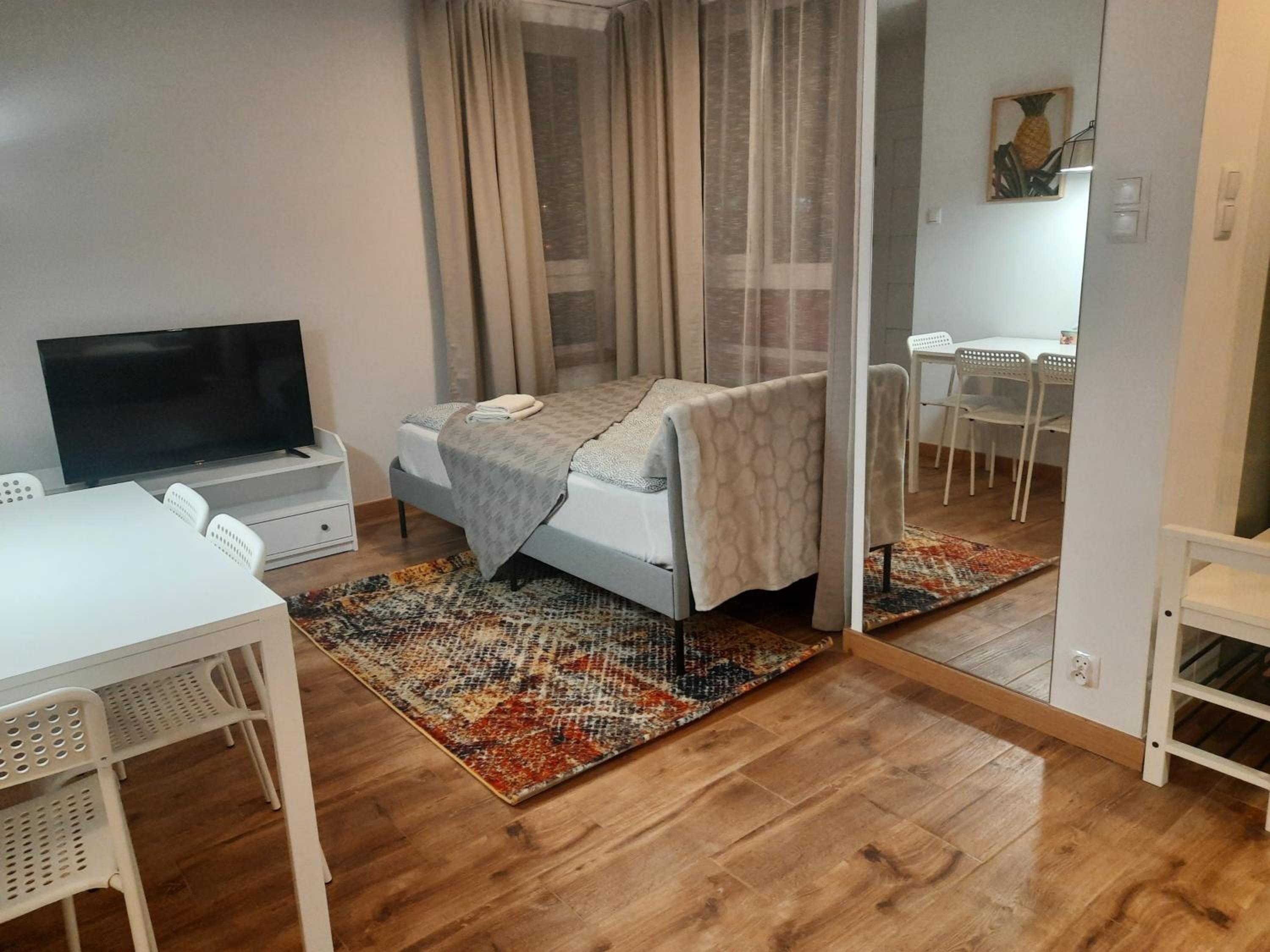 Studio Apartment - Photo 15