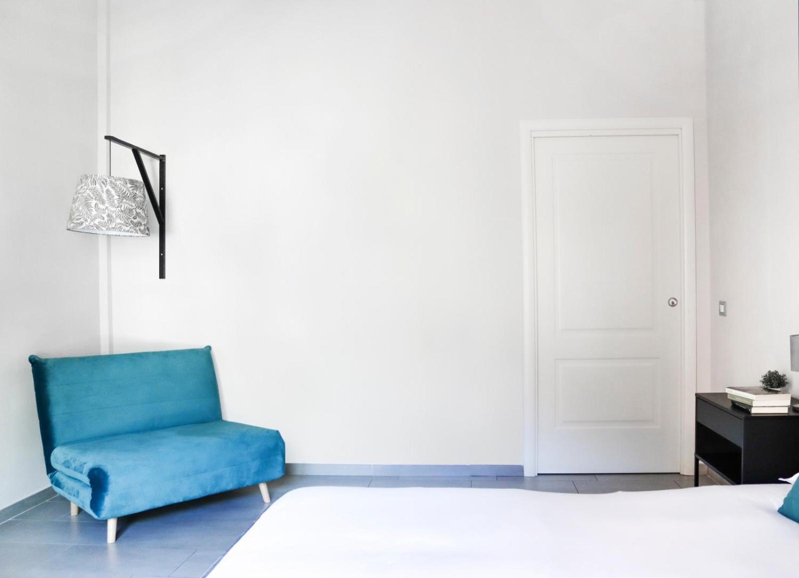 Apartment with Balcony - Photo 18
