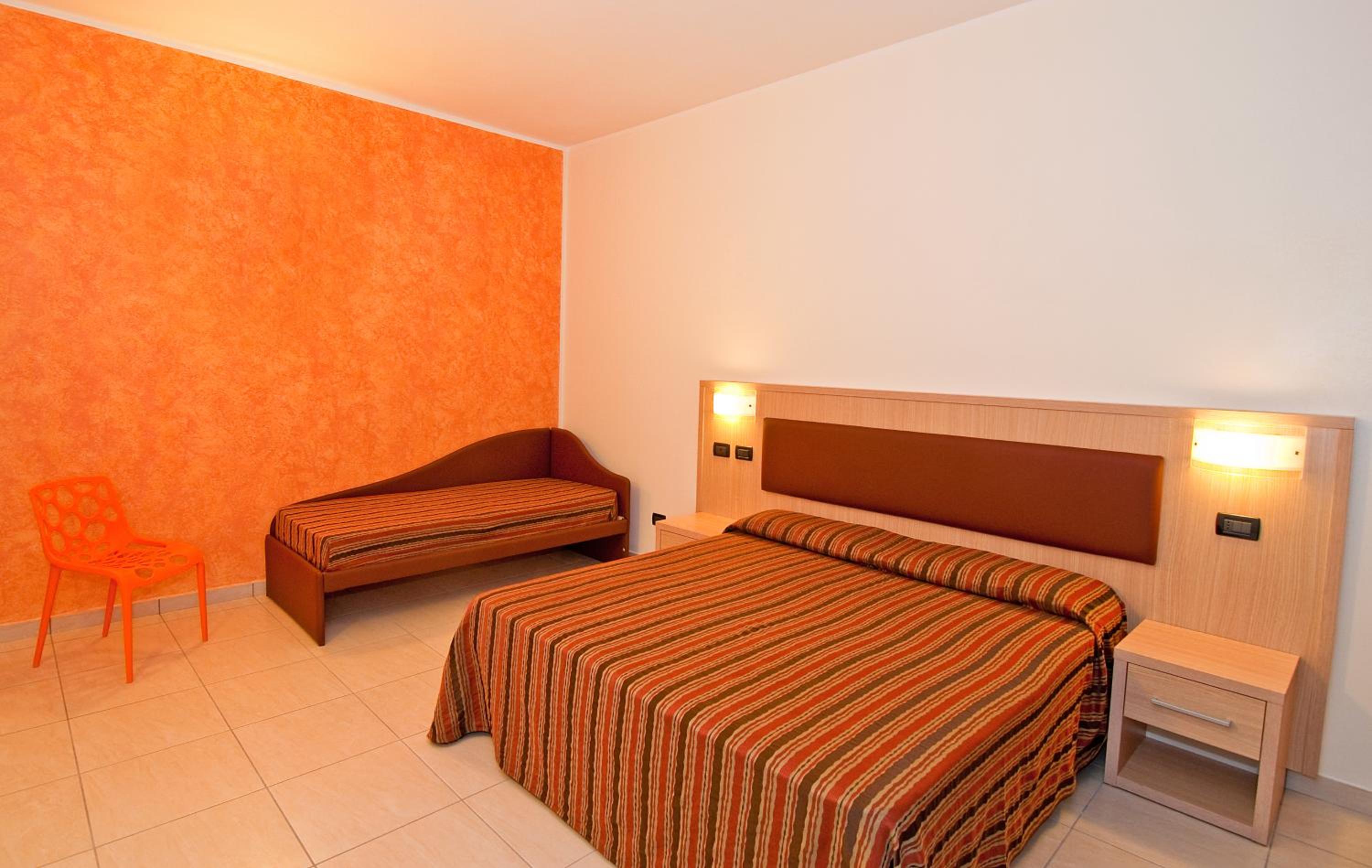Two-Bedroom Apartment with Terrace (6 Adults) photo 1