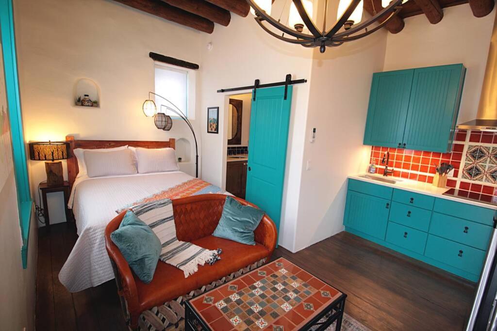 One-Bedroom House photo 1