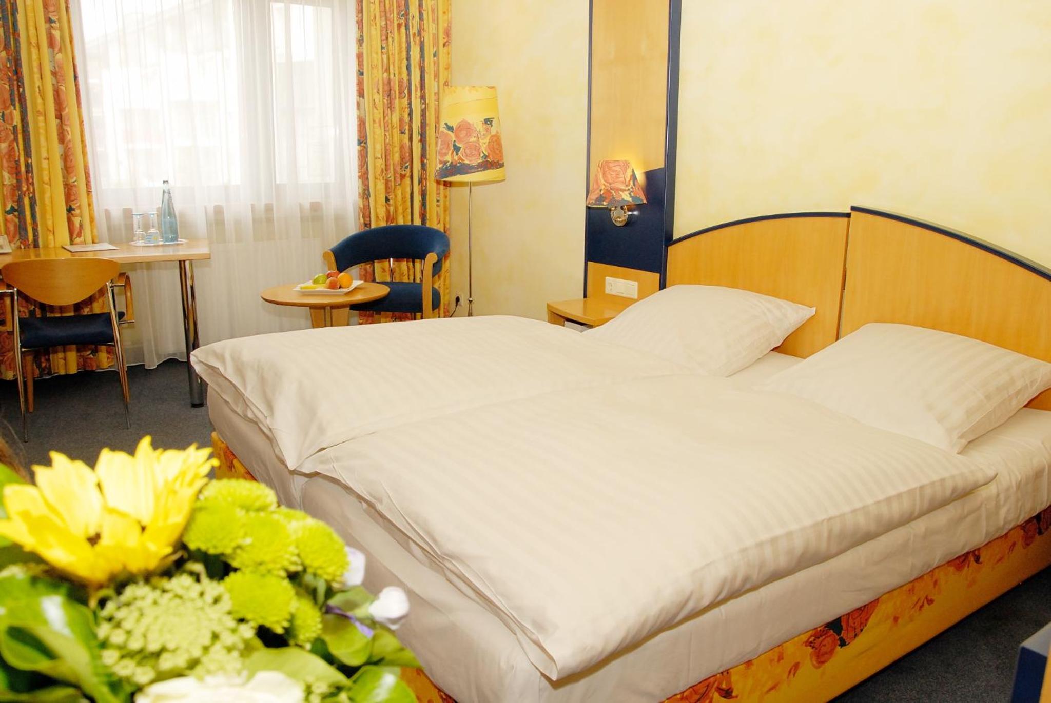 Standard Double Room - Photo 3