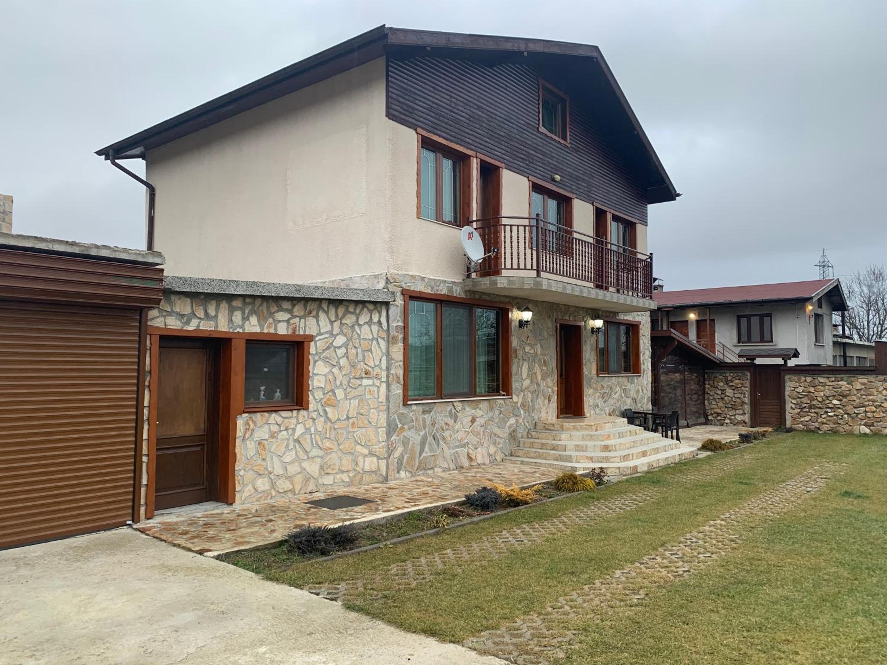 Villa photo 2
