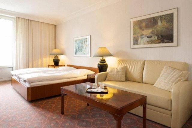 Double or Twin Room - Photo 3