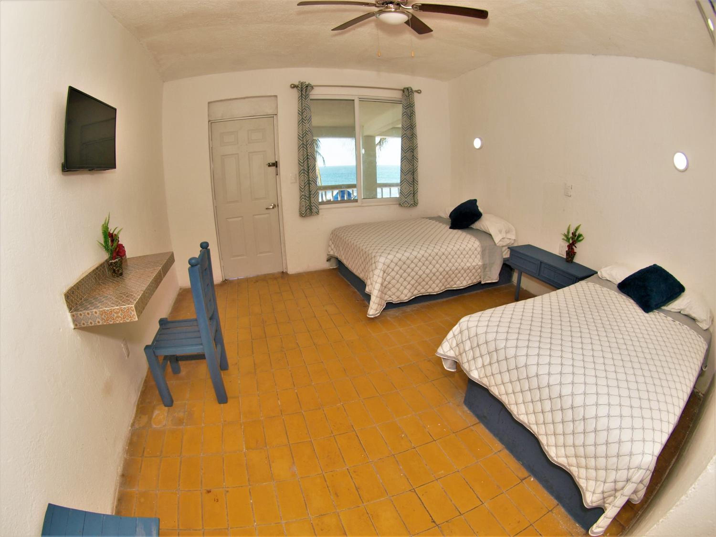 Classic Quadruple Room - Photo 2