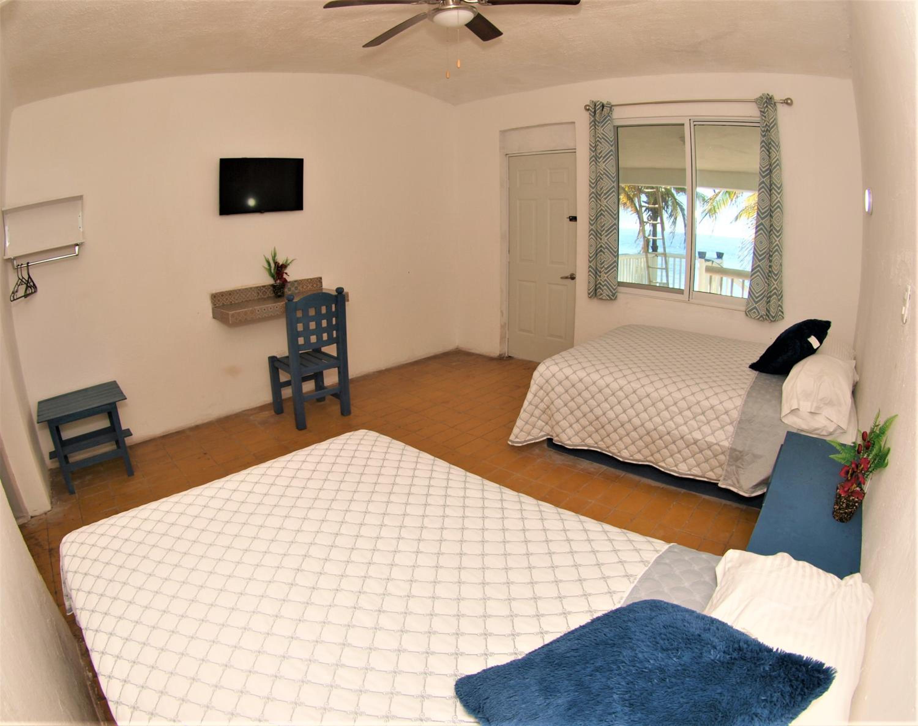 Classic Quadruple Room - Photo 1