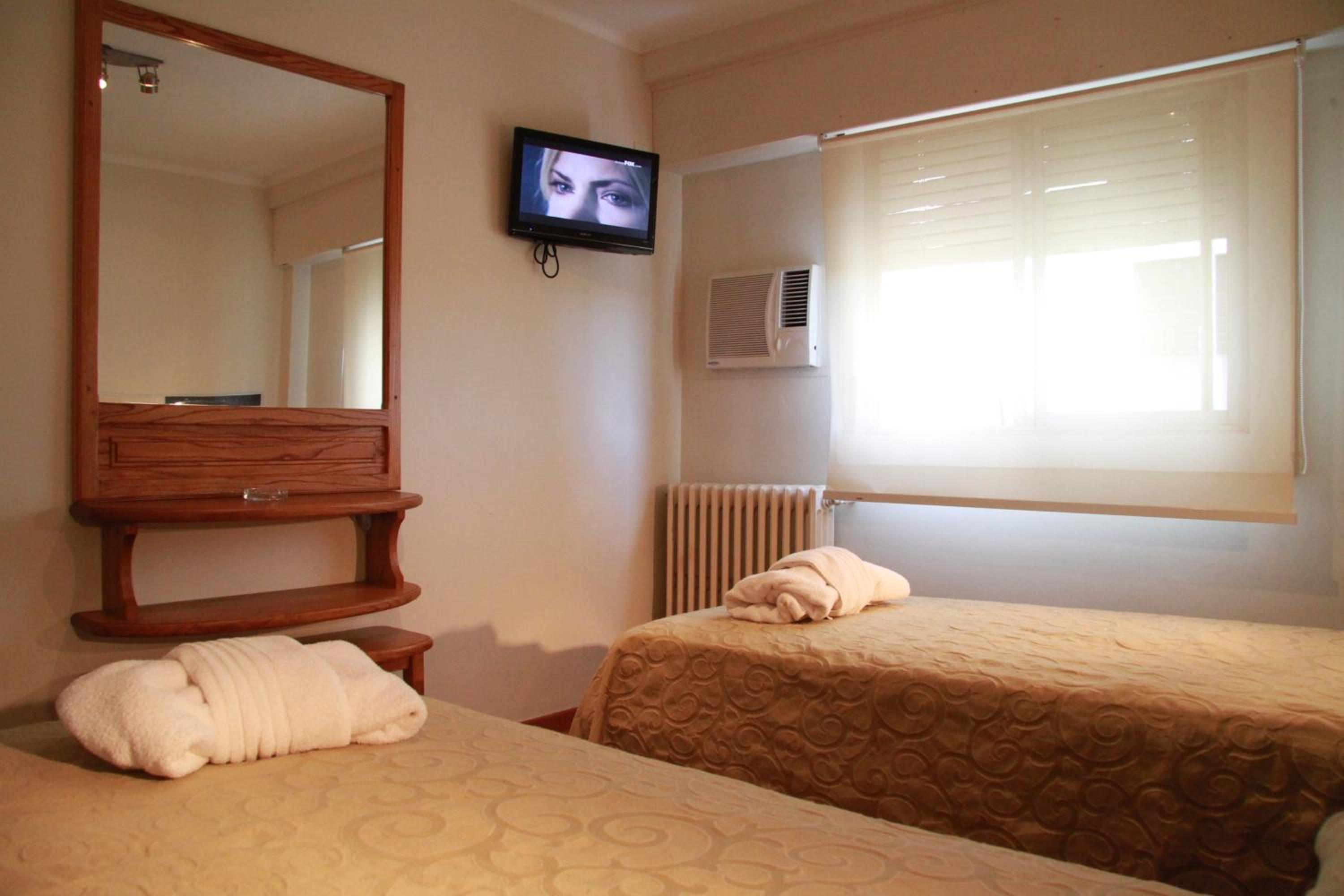 Double or Twin Room photo 2