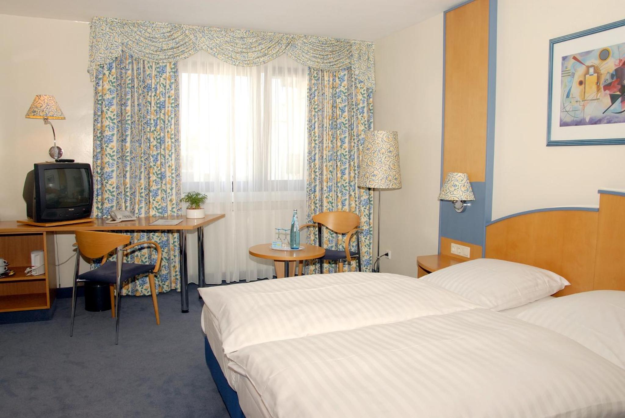 Standard Double Room - Photo 4