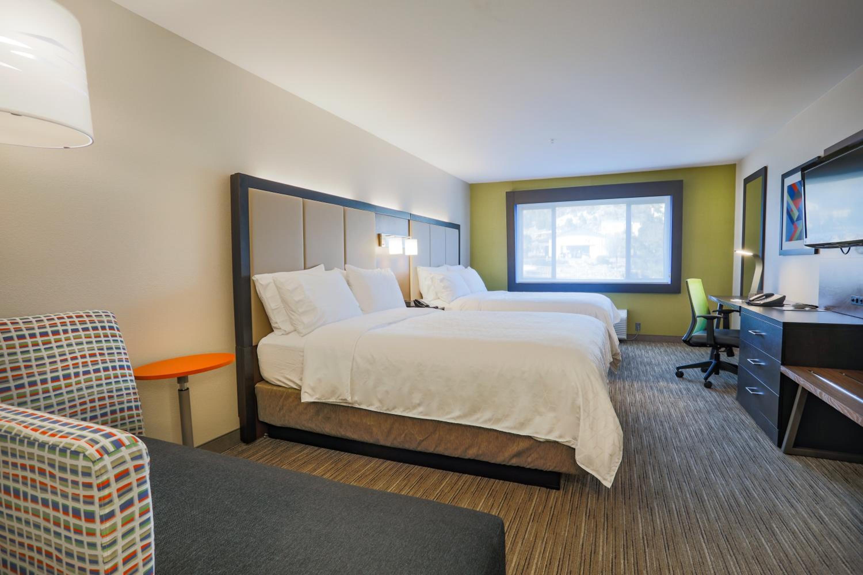 Standard Room with Two Queen Beds - Photo 1