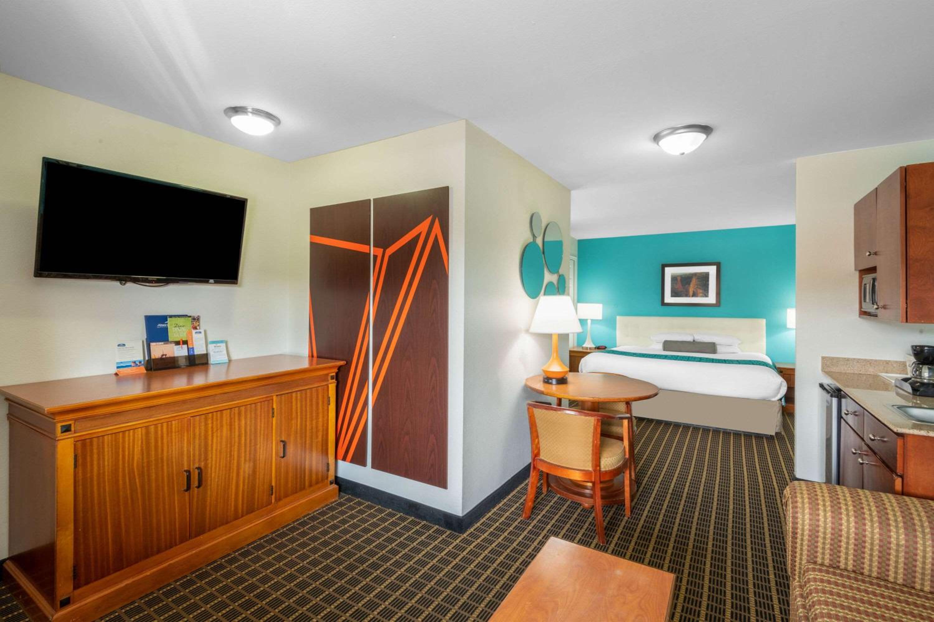 King Studio Suite - Non-Smoking - Photo 1