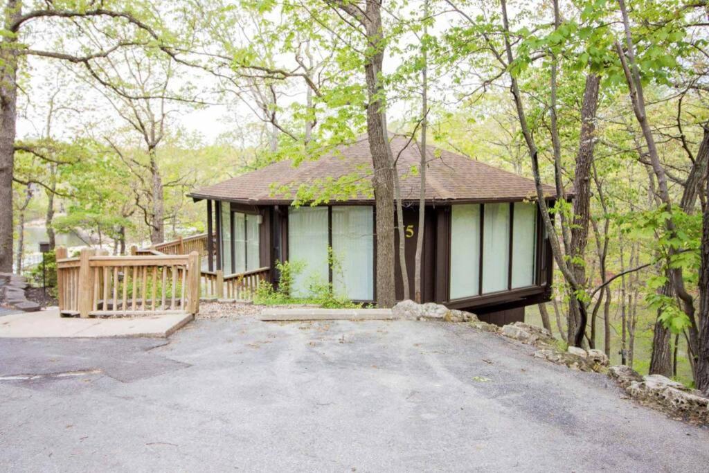 Two-Bedroom House photo 3