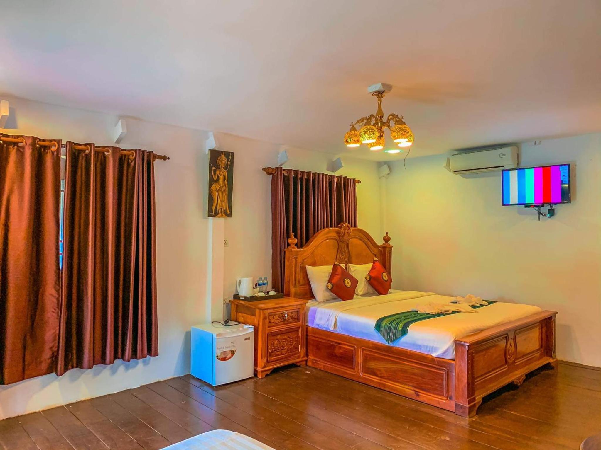 Deluxe Bungalow with Garden View - Photo 1