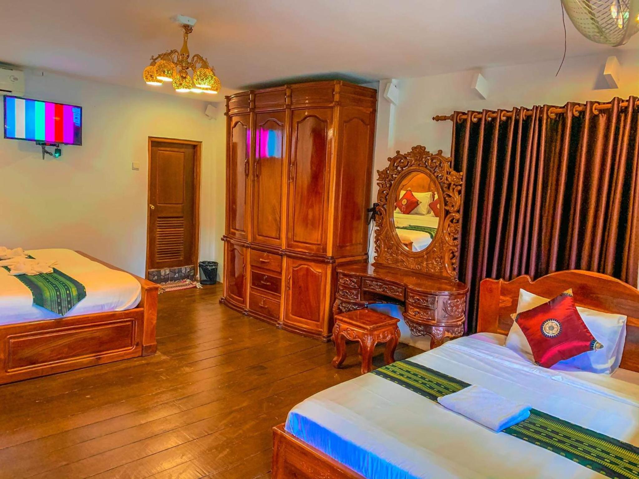 Deluxe Bungalow with Garden View - Photo 7