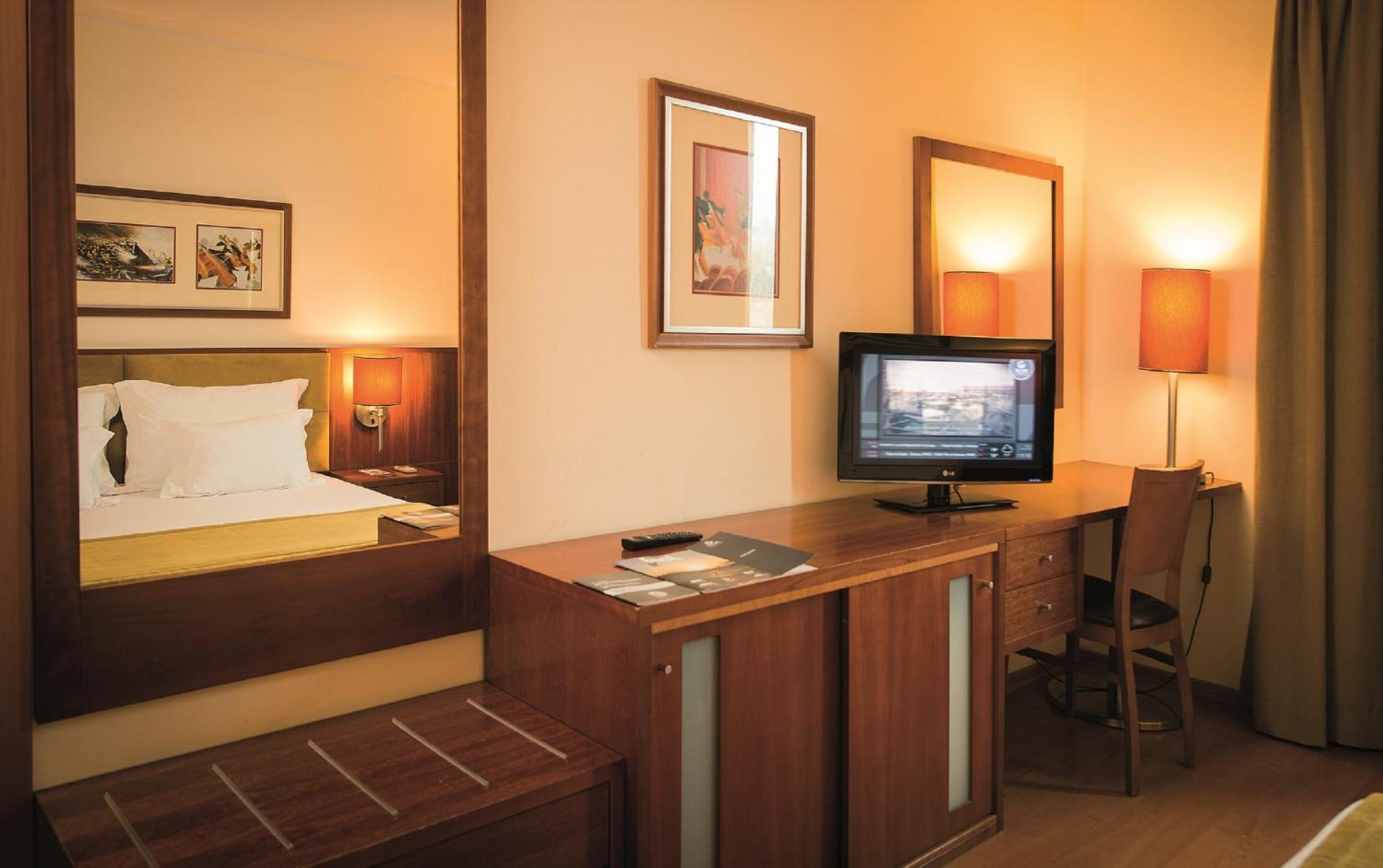 Twin Room - Photo 4