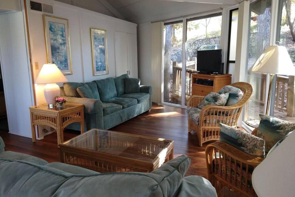 Two-Bedroom House photo 3