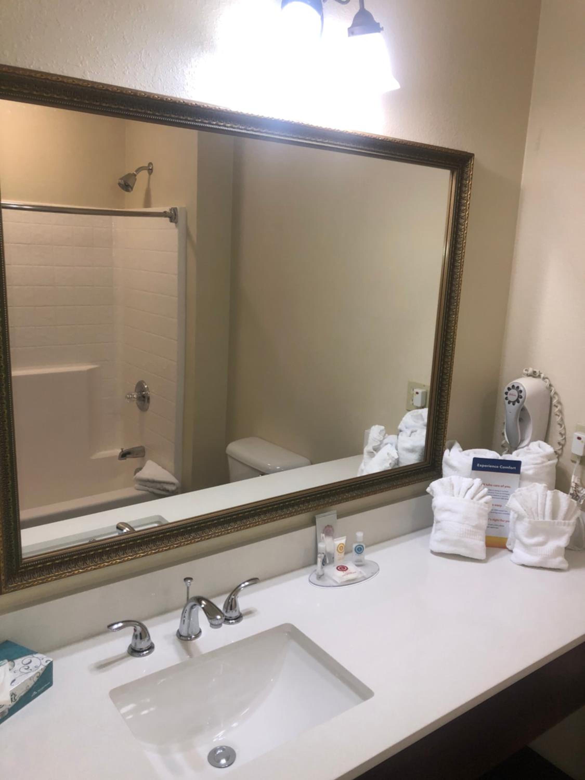 King Suite - Accessible/Non-Smoking - Photo 3