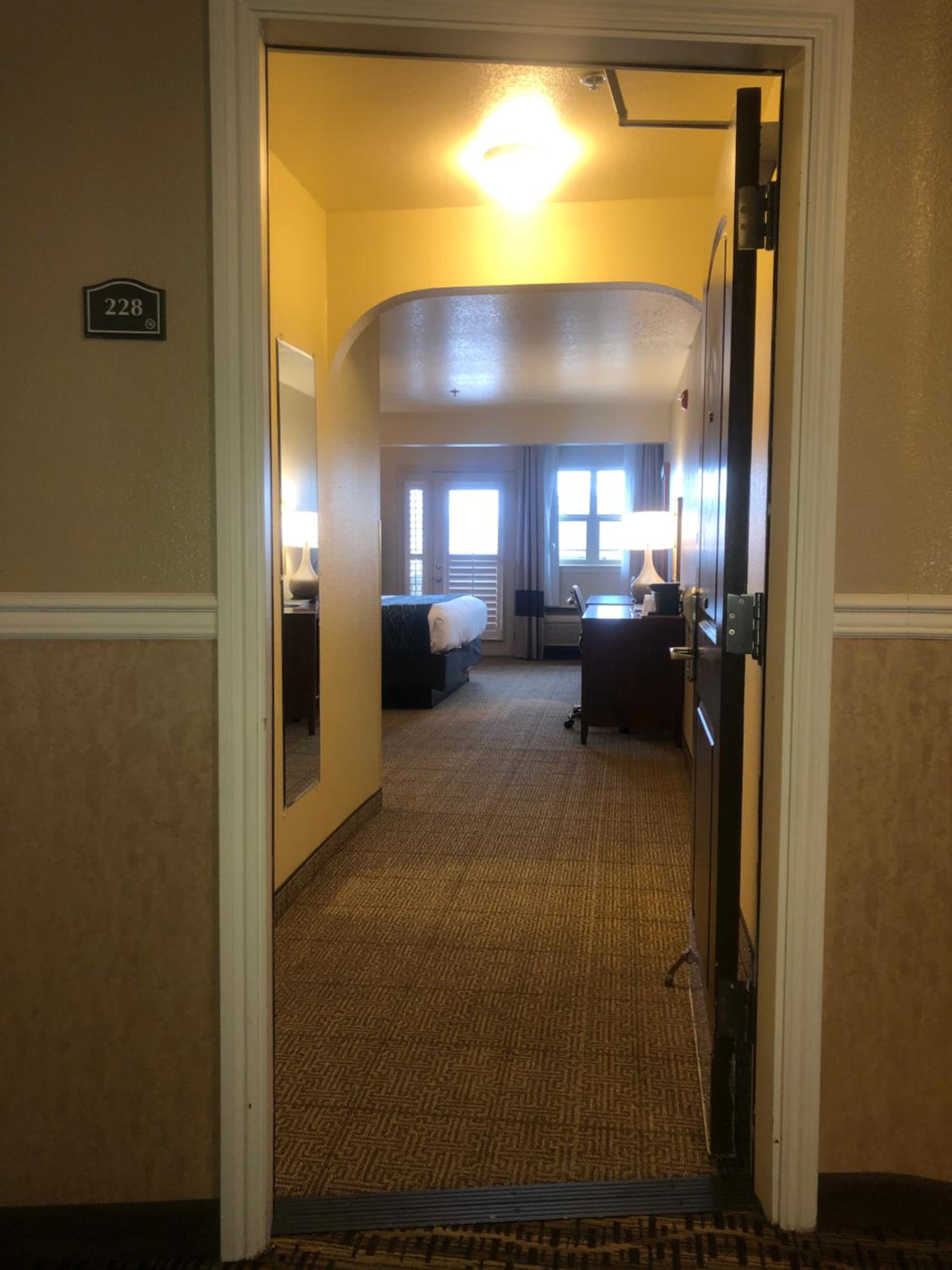 King Suite with Balcony - Non-Smoking - Photo 7