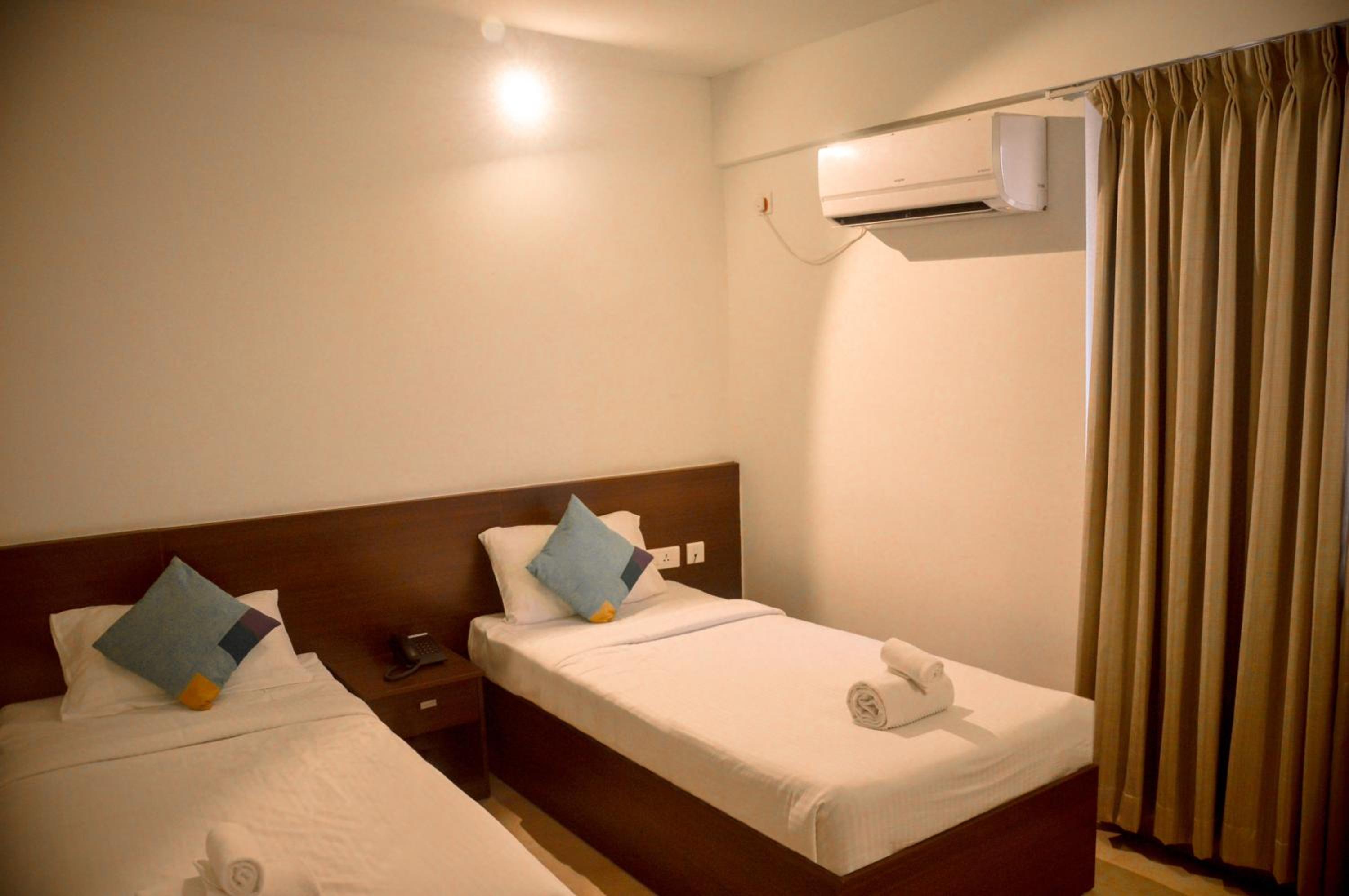 Standard Twin Room - Photo 1