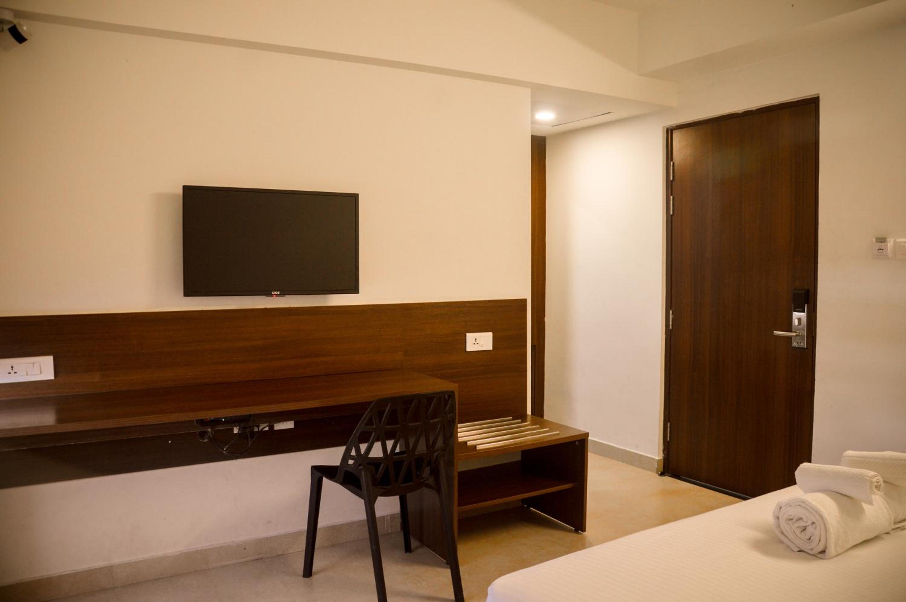 Standard Double Room - Photo 5