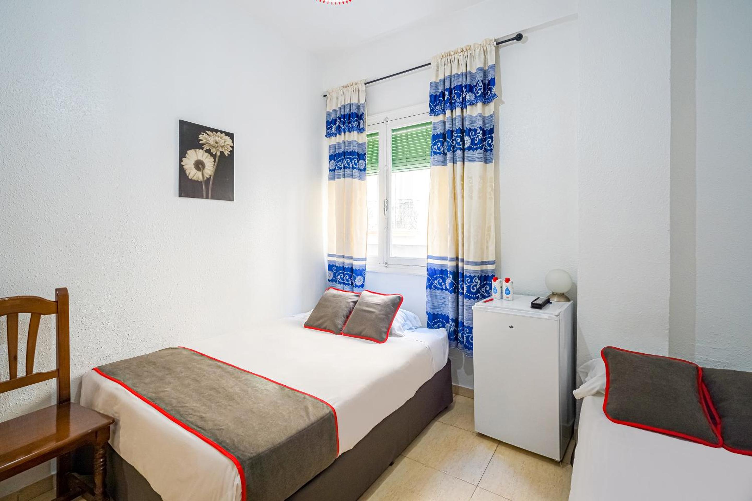 Habitación Doble o con Dos Camas con Baño Compartido