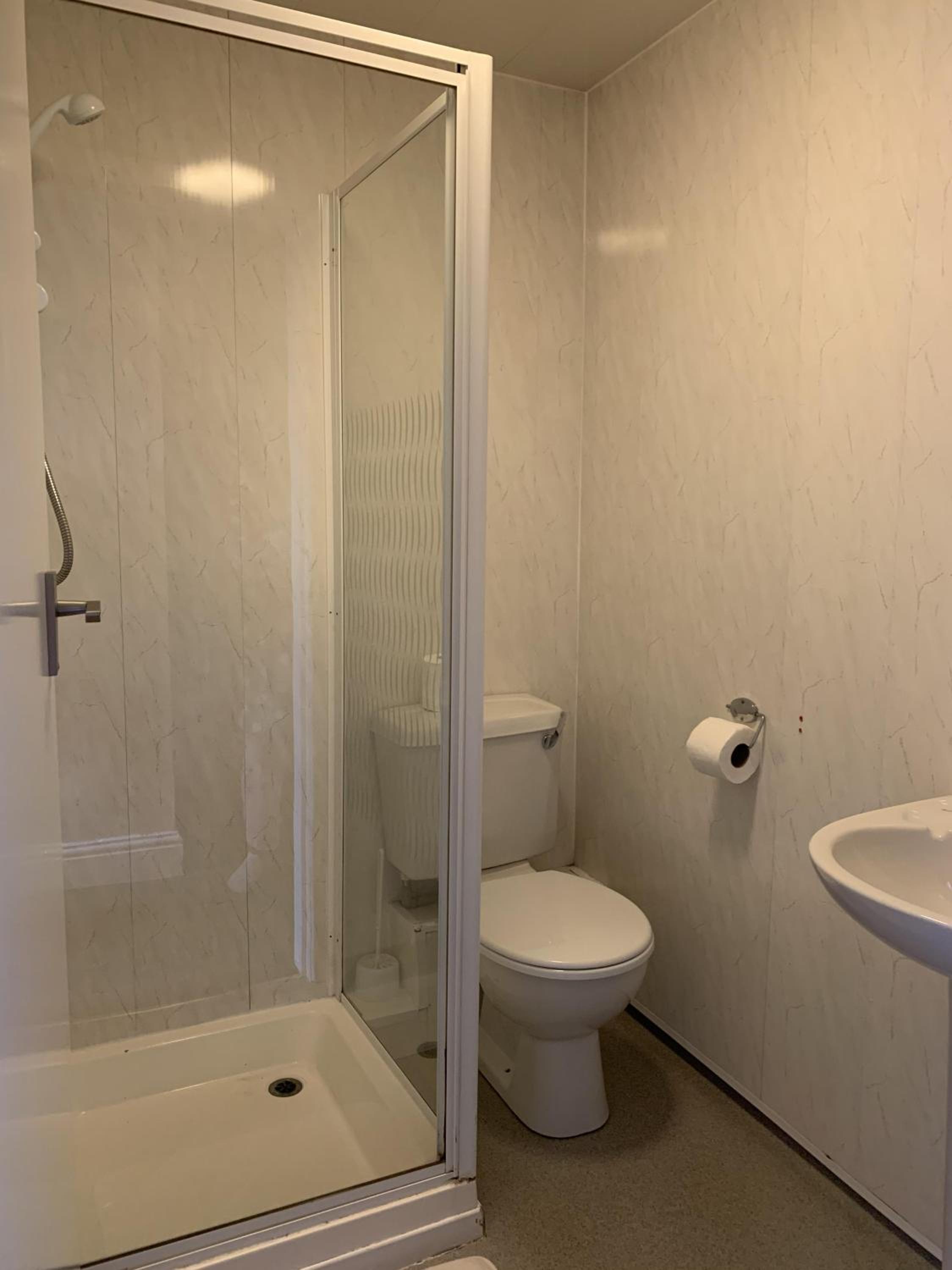 Standard Suite - Photo 5