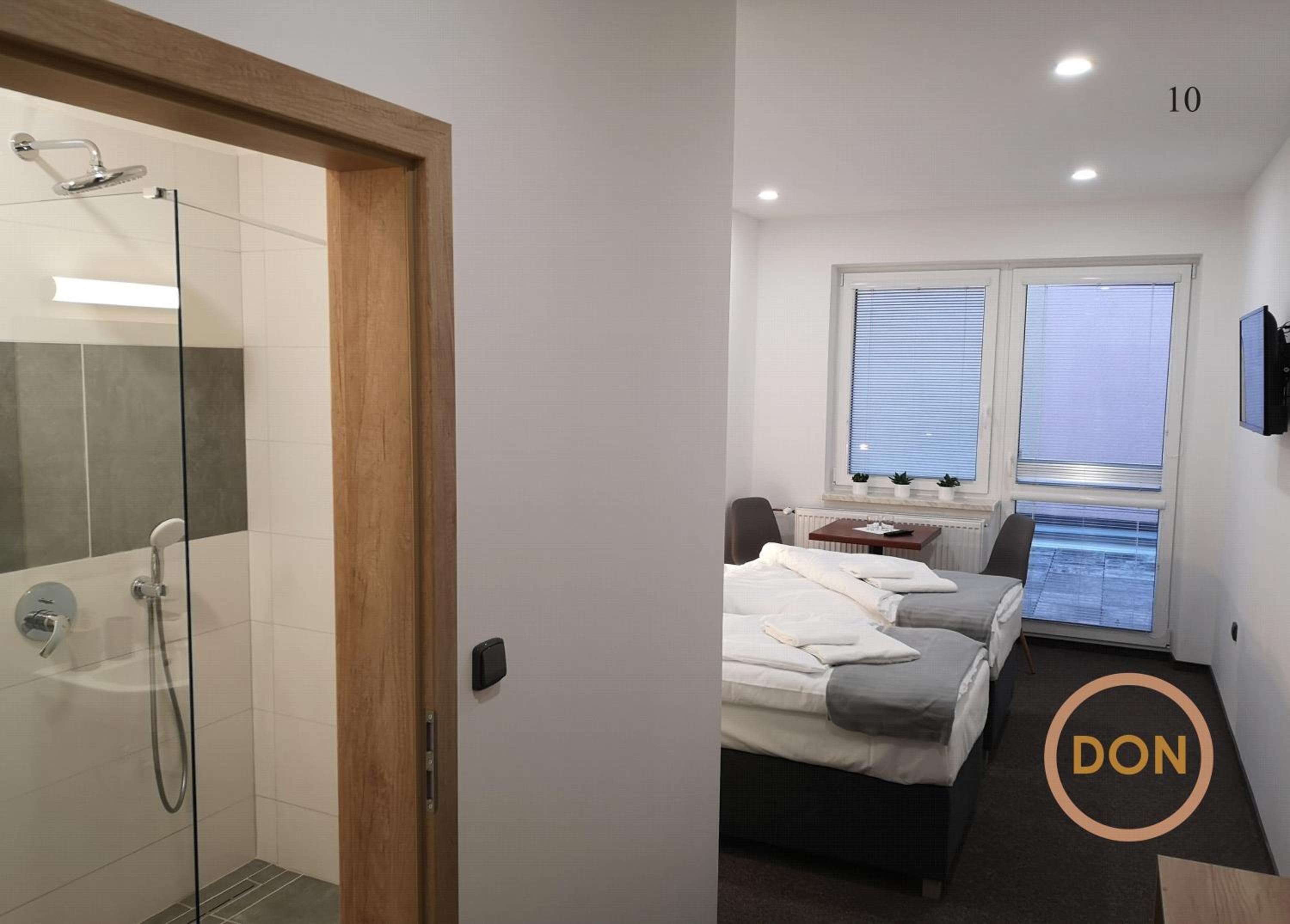 Twin Room with Balcony - Photo 2