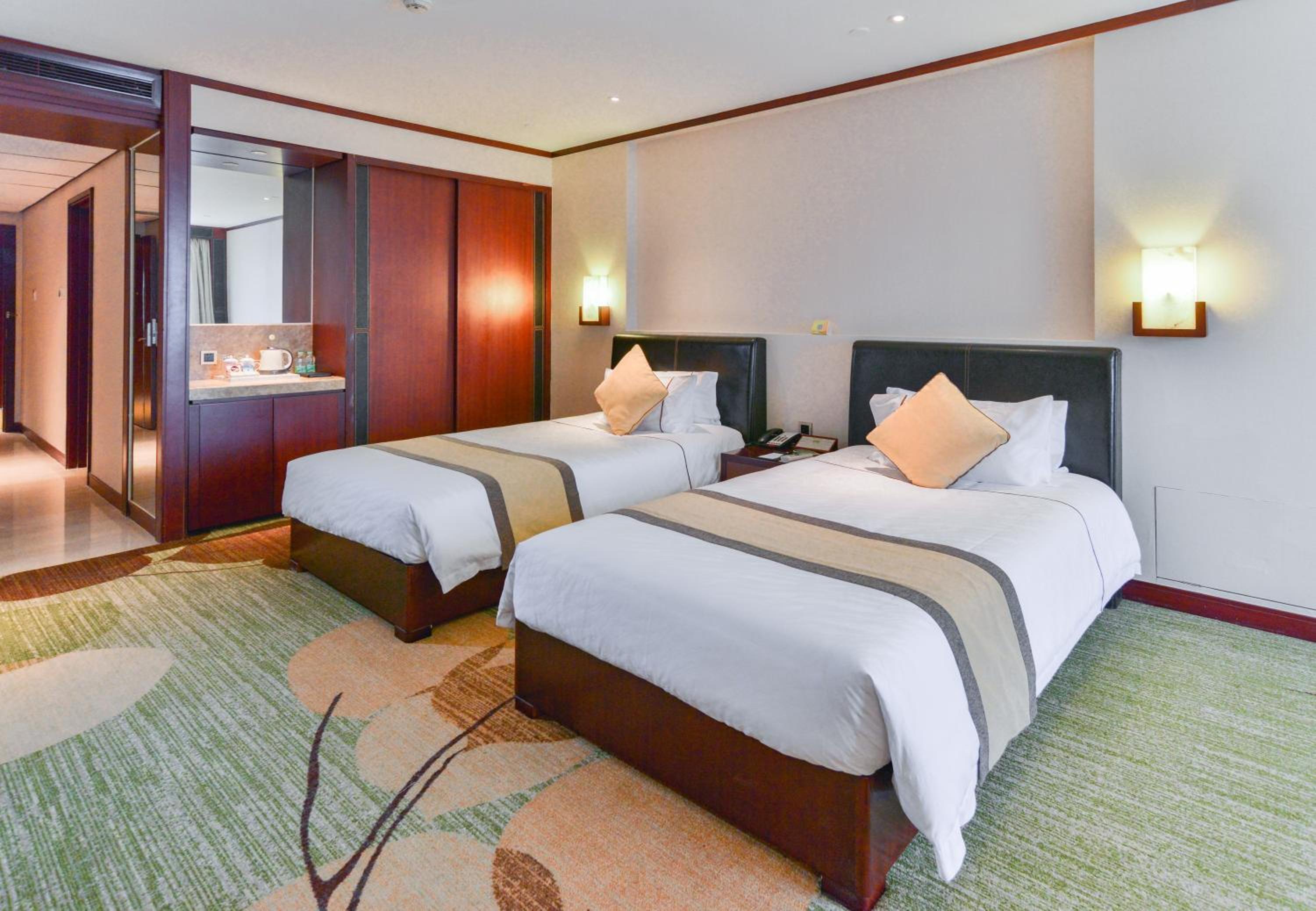 Standard Twin Room - Photo 2