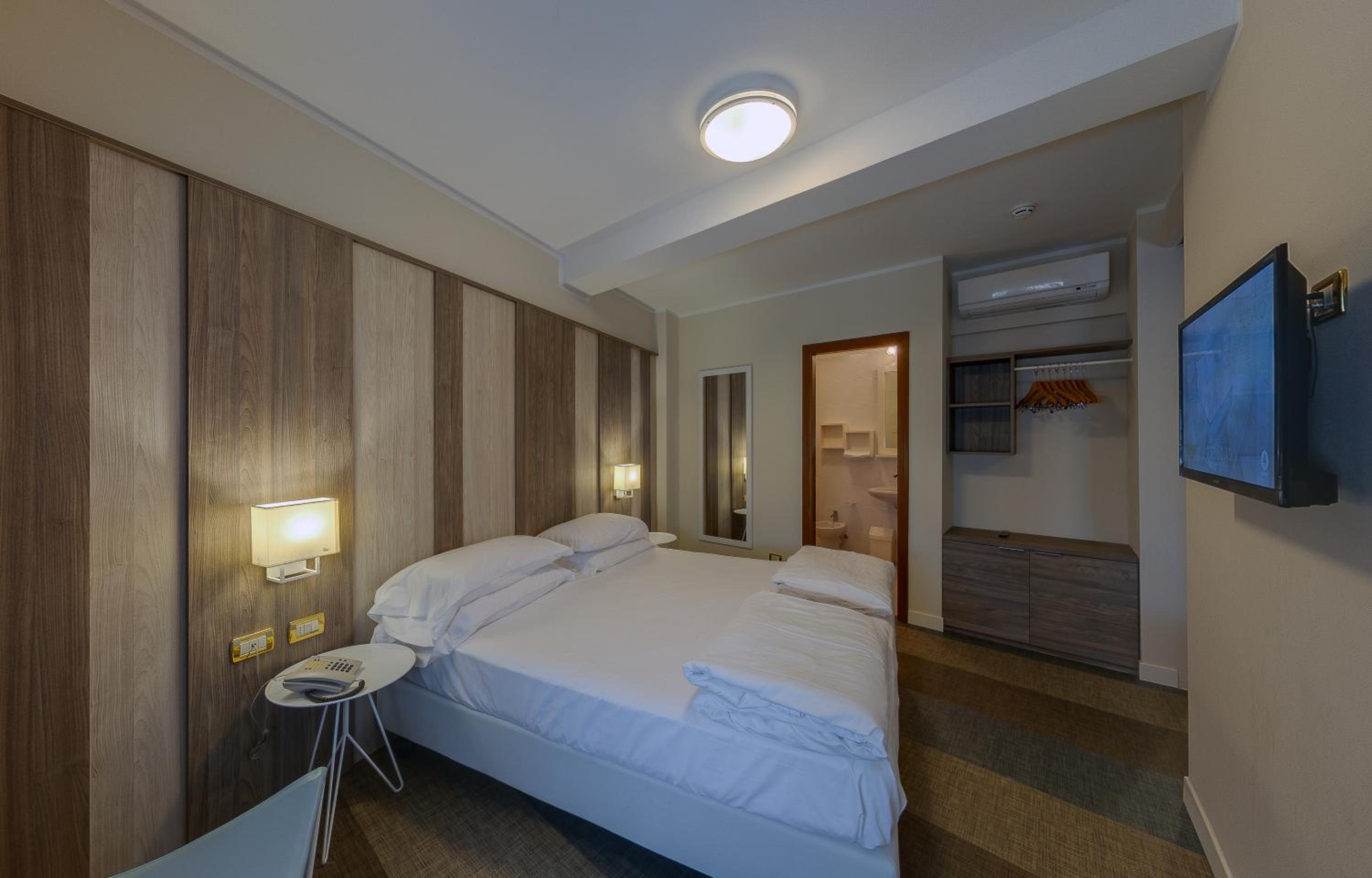 Large Suite