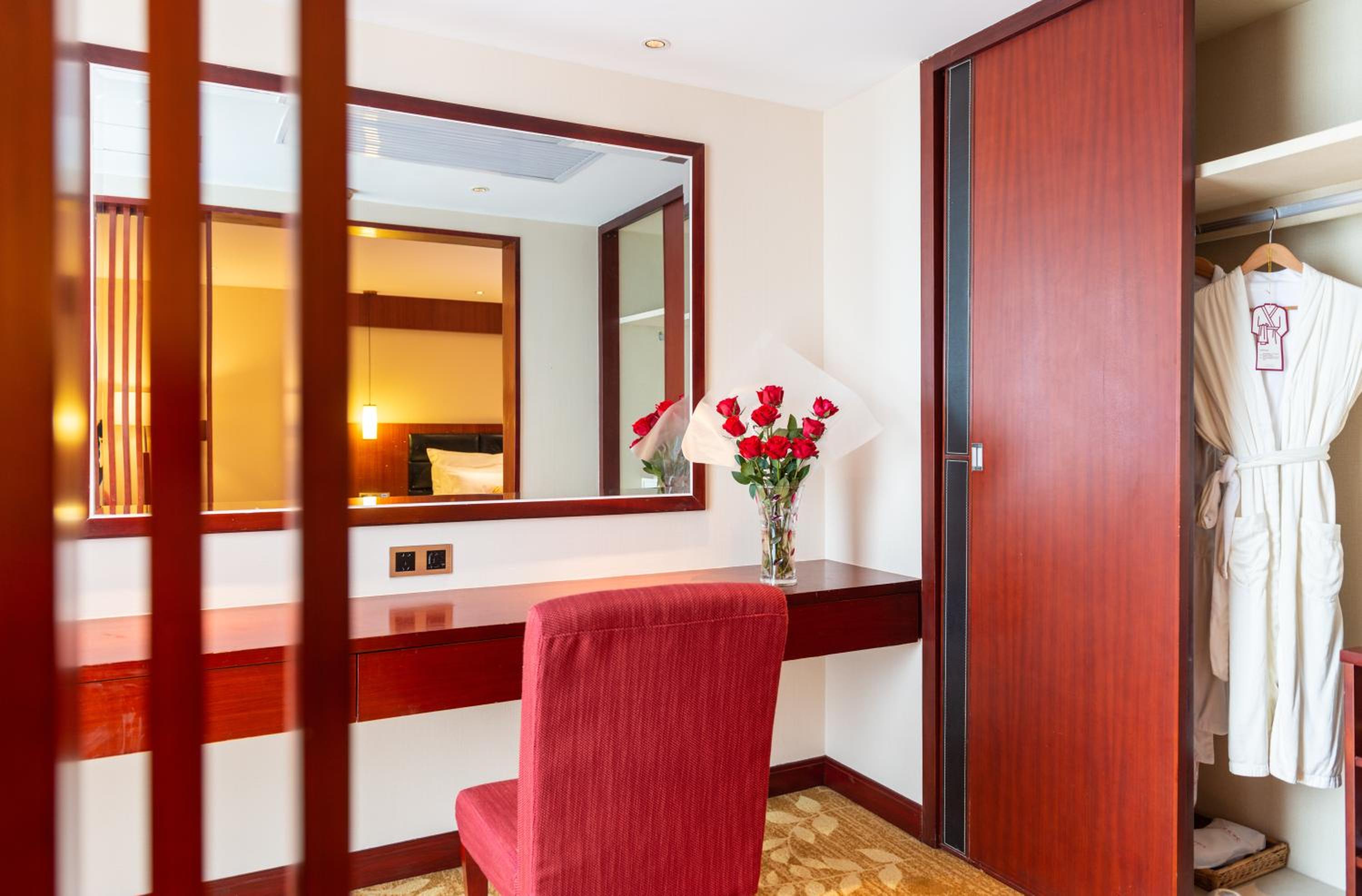 Deluxe Suite - Photo 2