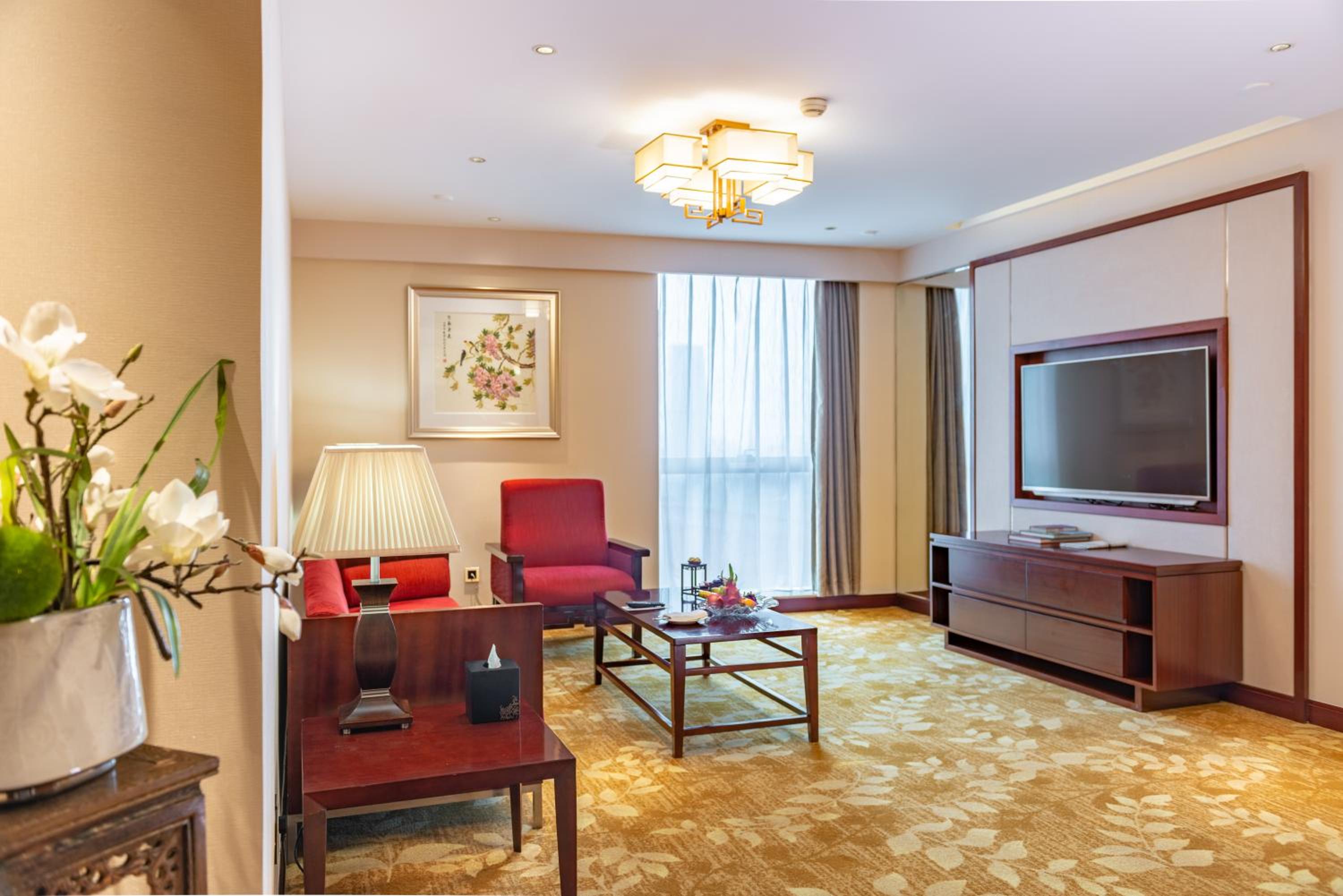 Deluxe Suite - Photo 1