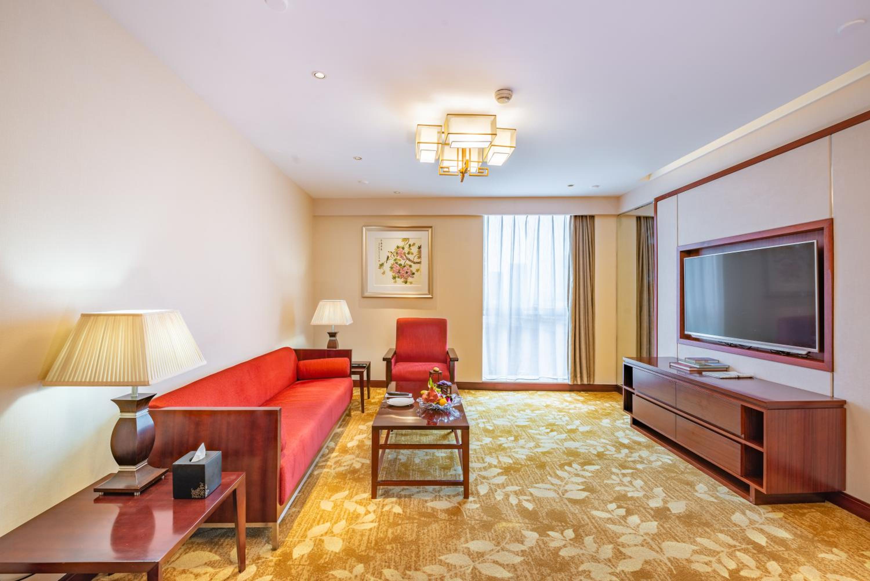 Deluxe Suite - Photo 7