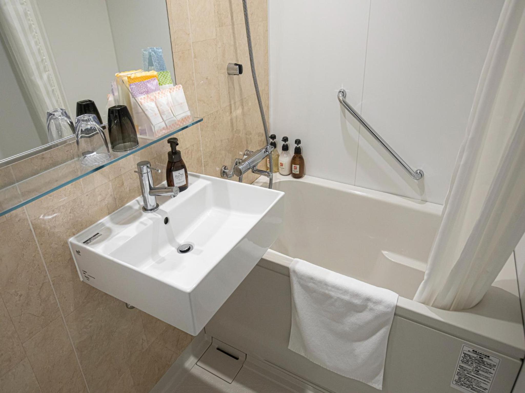 Twin Room - Photo 2
