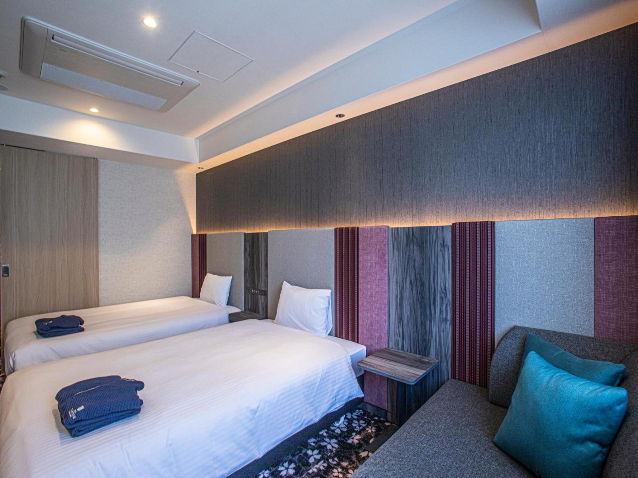 Twin Room - Photo 12