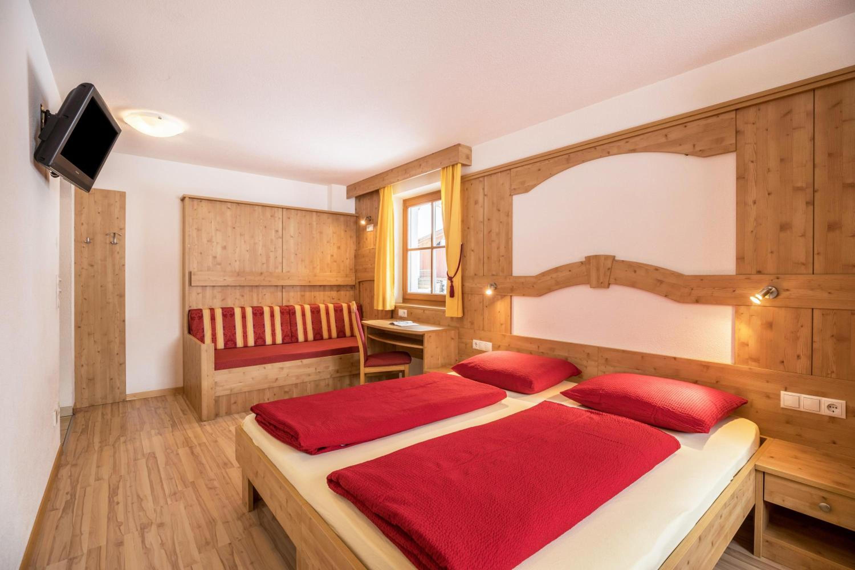 One-Bedroom Apartment with Garden