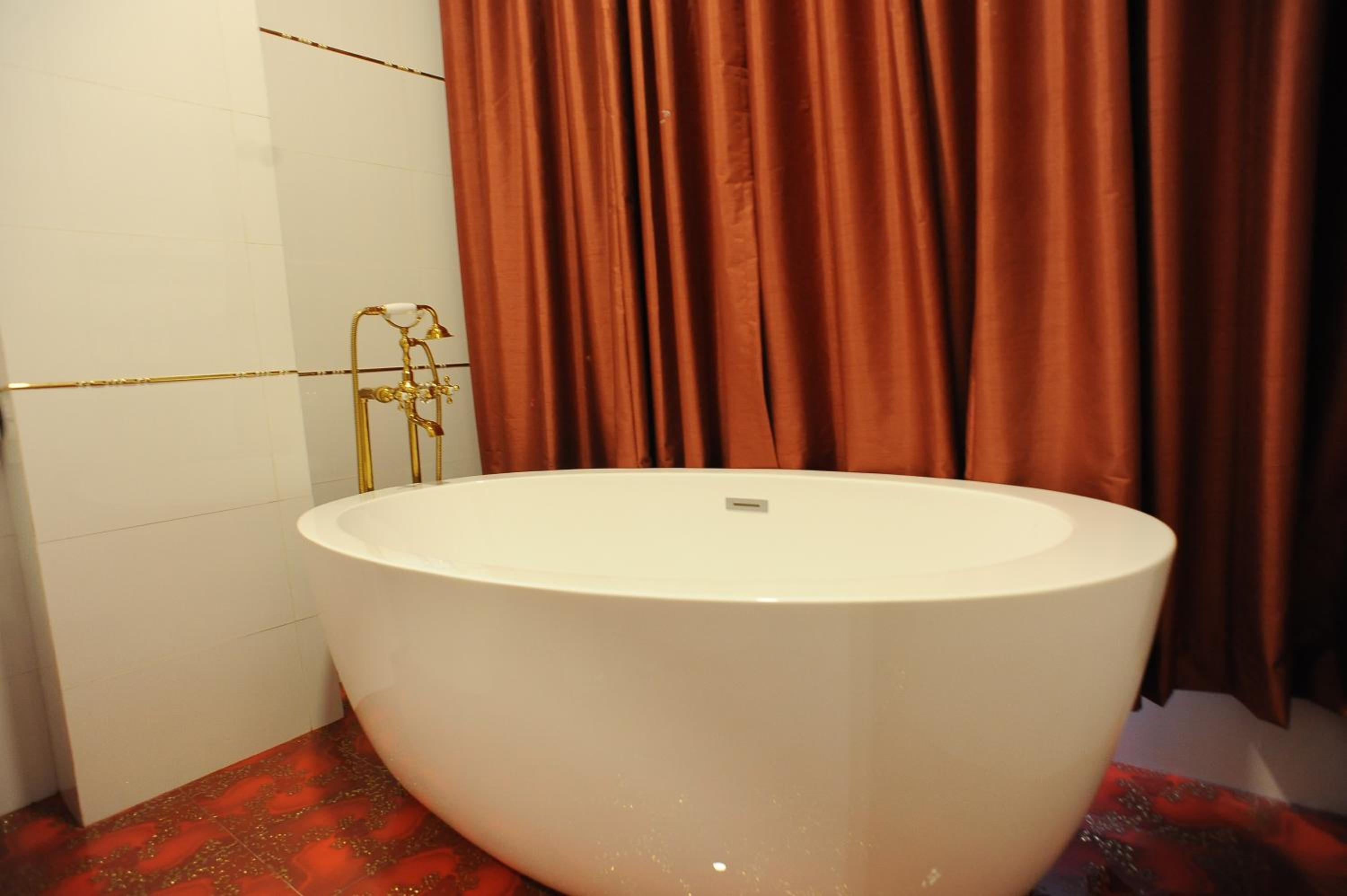 Double Room with Lake View - Photo 7