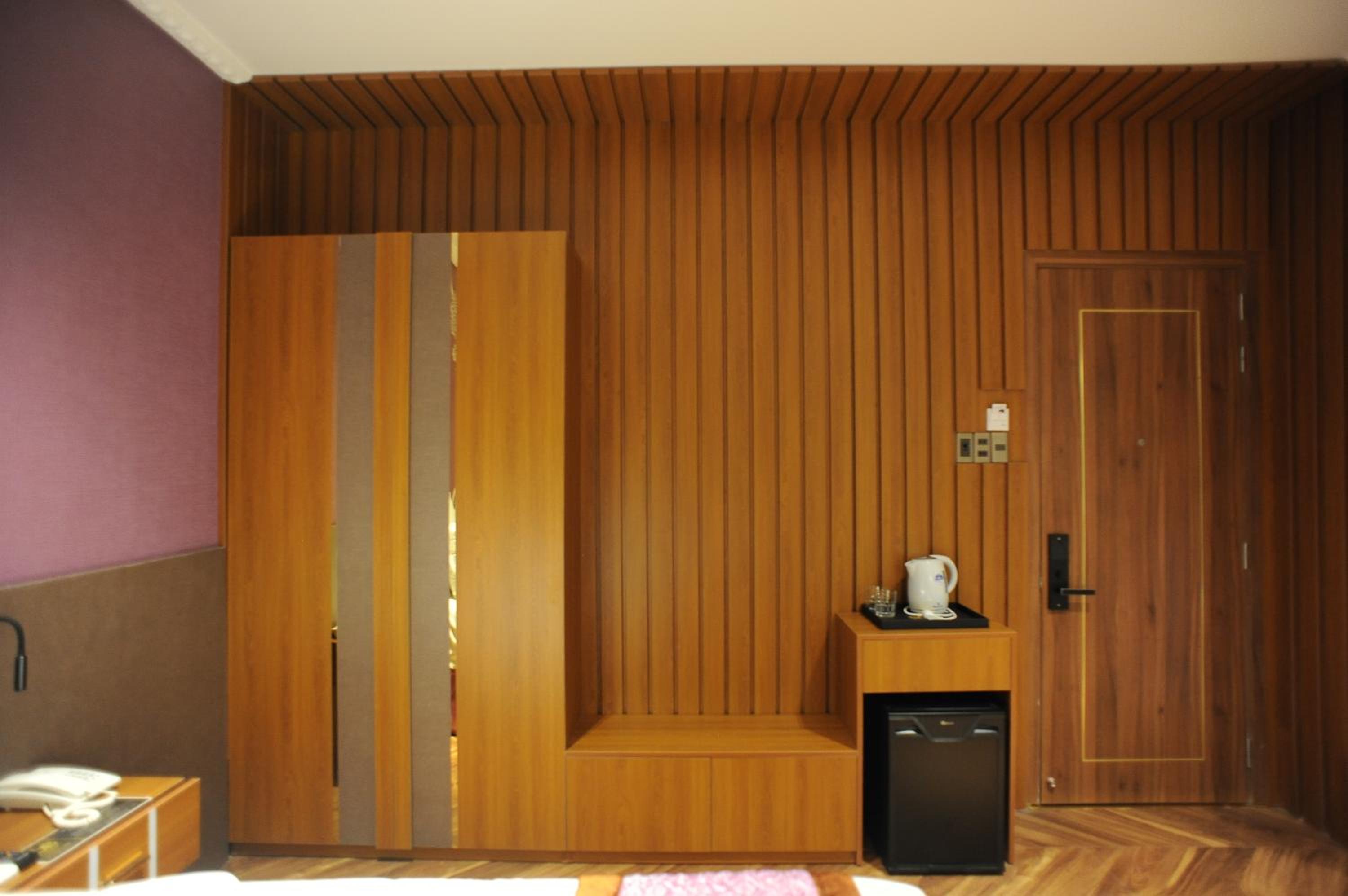 Double Room with Lake View - Photo 5