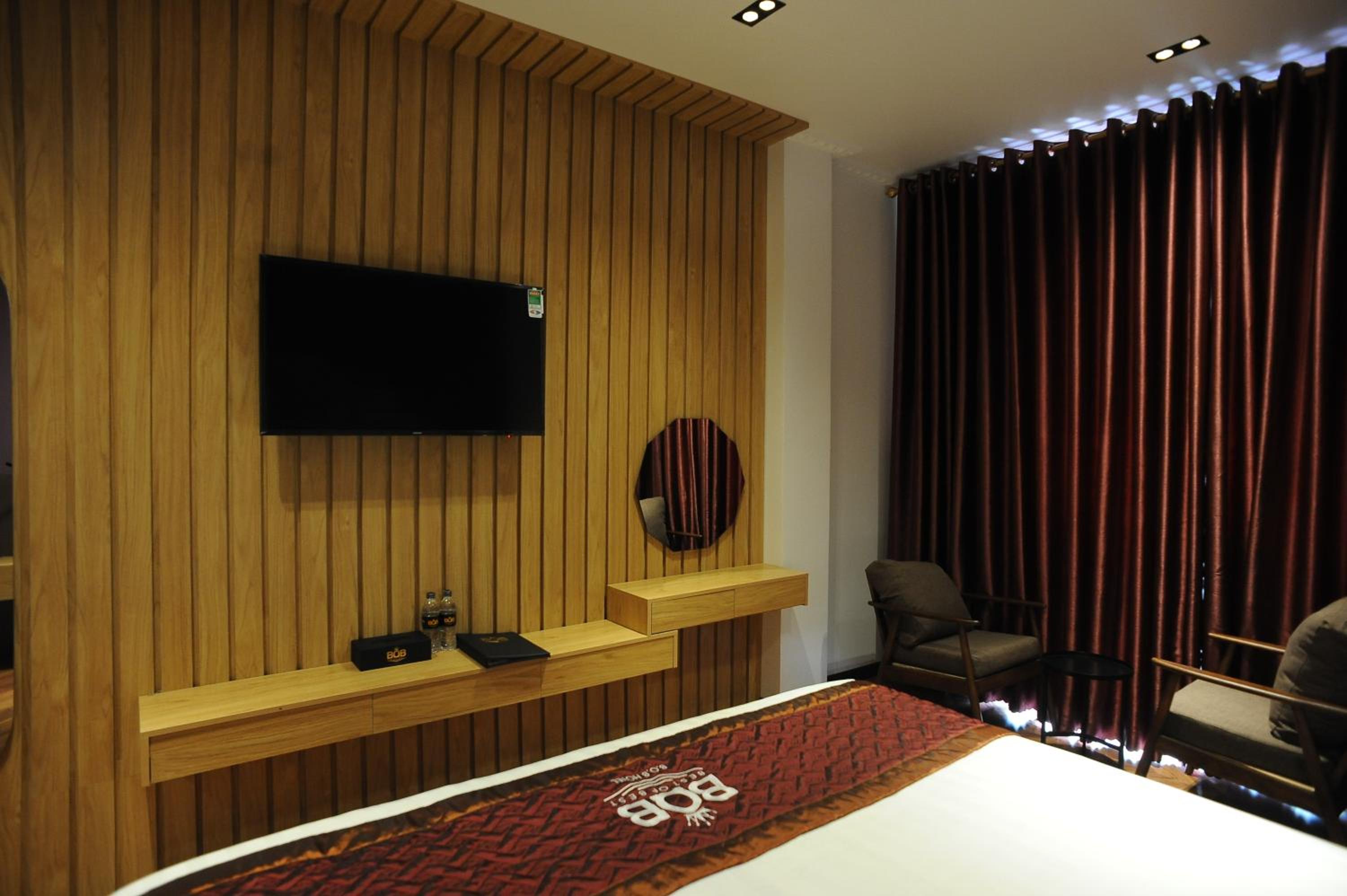 Superior King Room - Photo 10