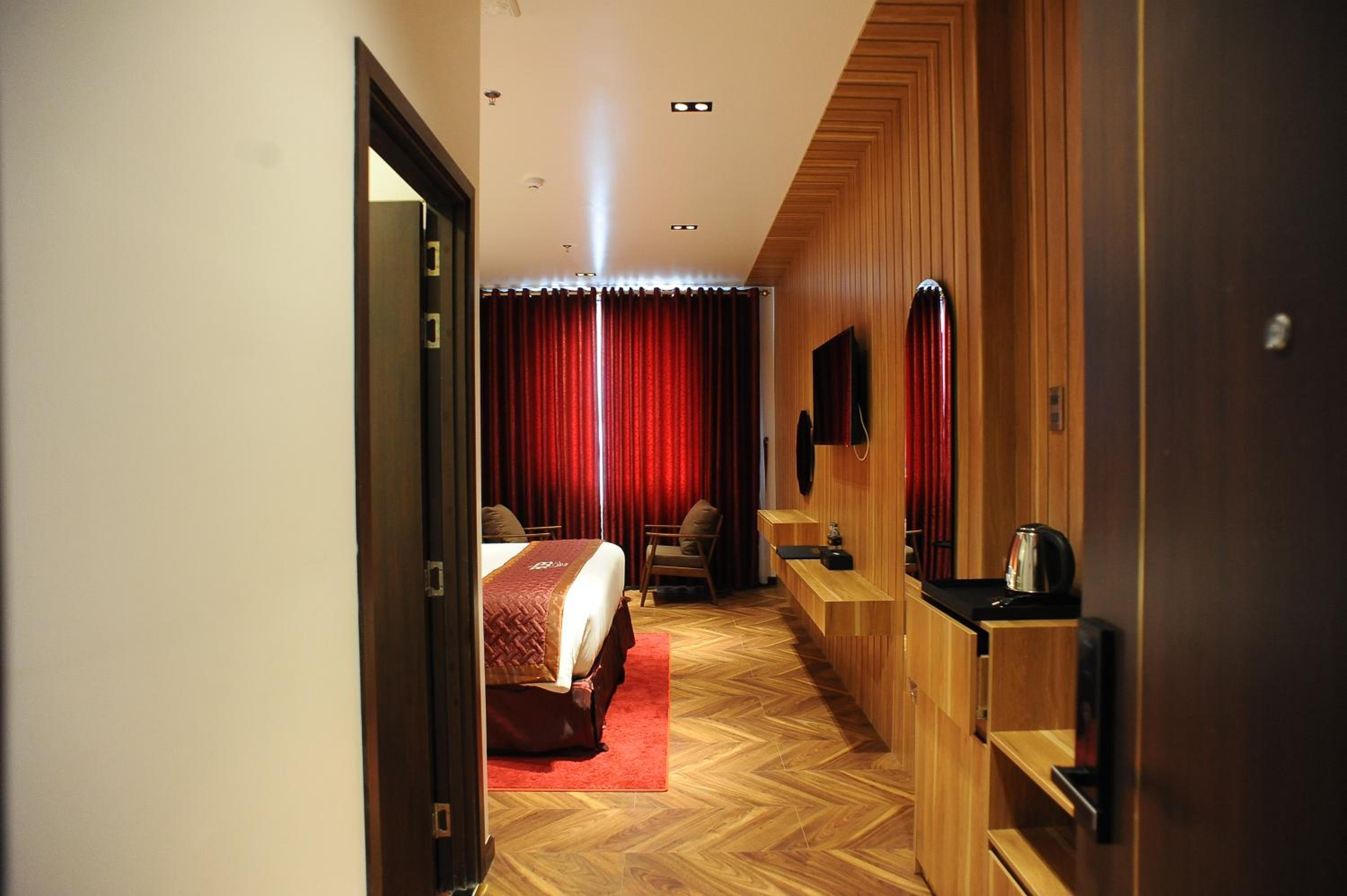 Superior King Room - Photo 4
